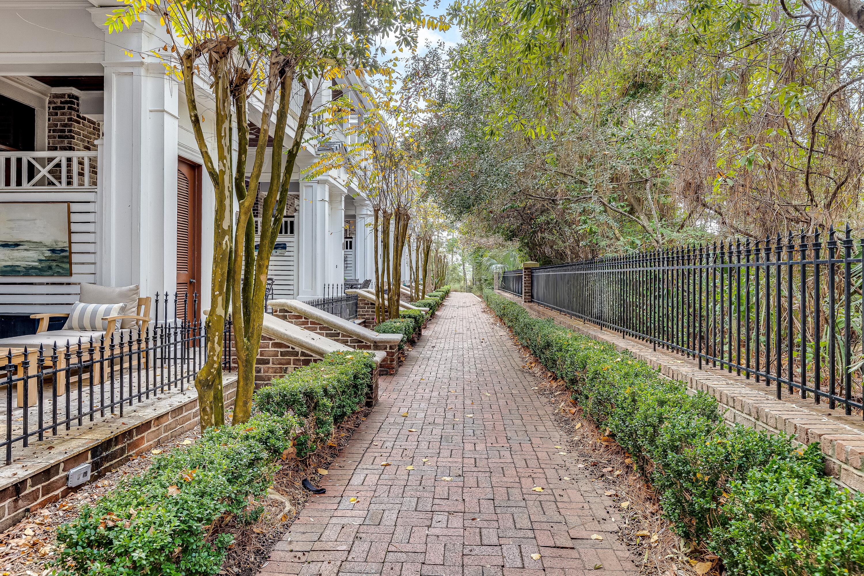 9201 Market Street Inn 169