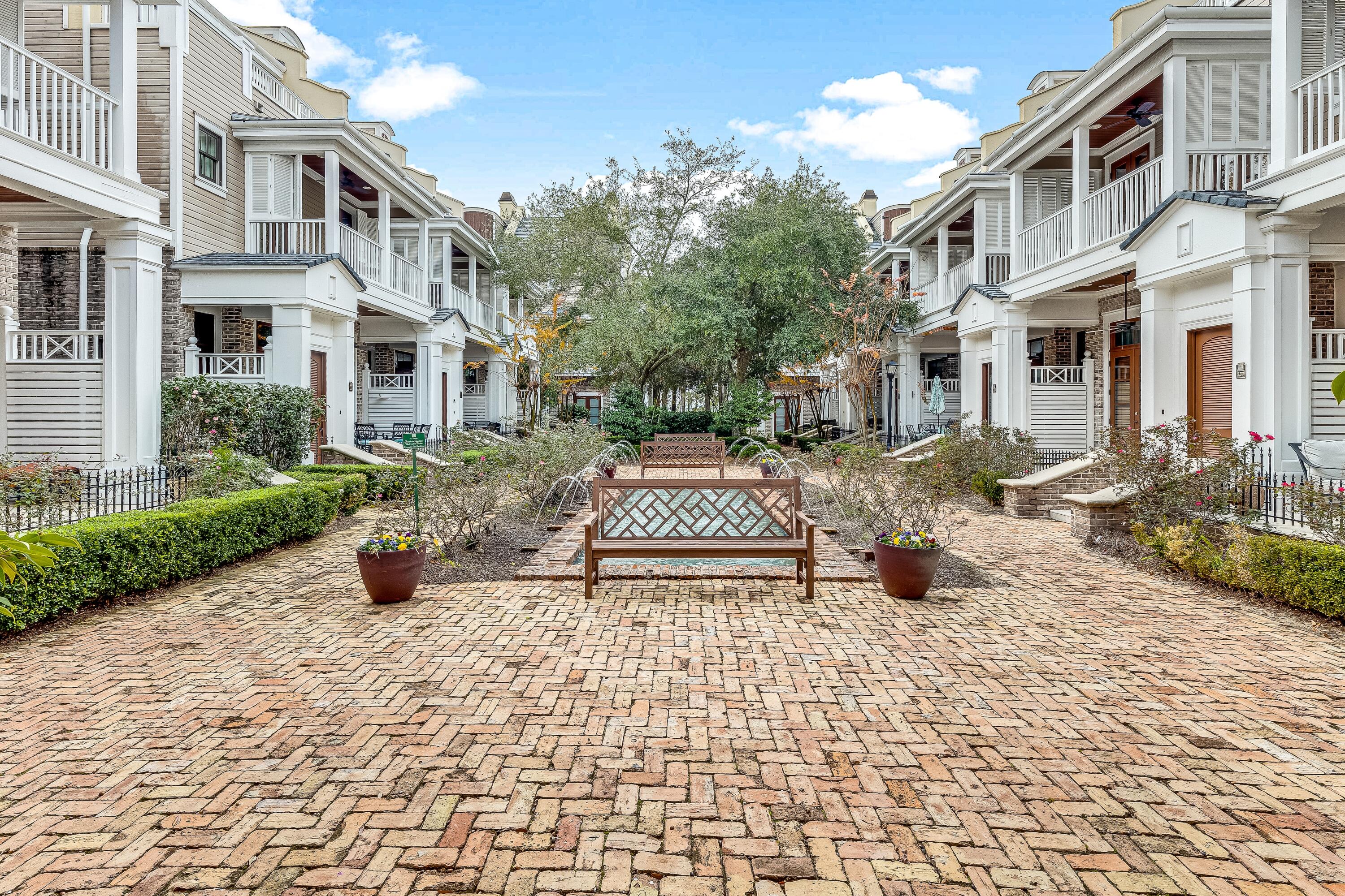 9201 Market Street Inn 169