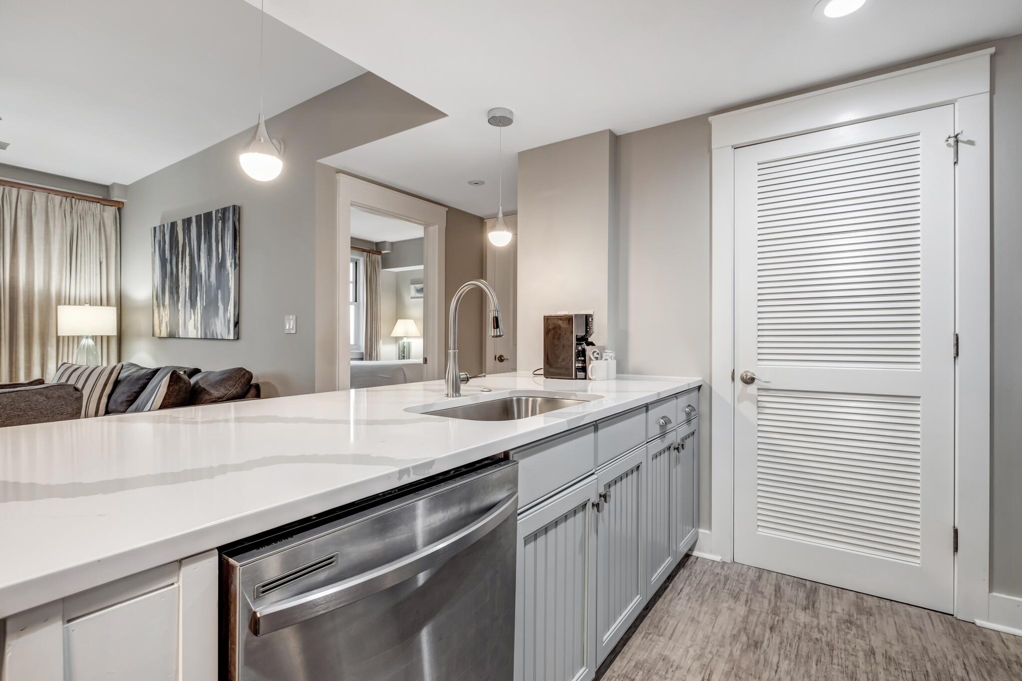 9100 Baytowne Wharf Blvd 558