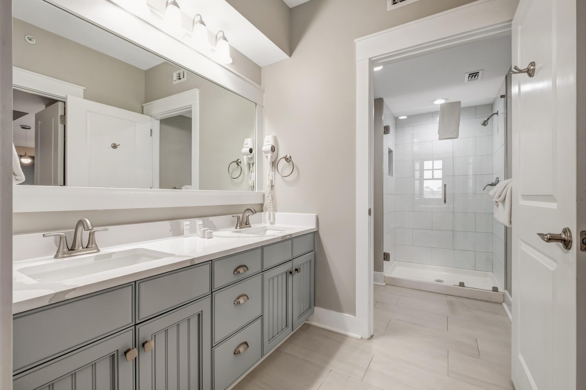 9100 Baytowne Wharf Blvd 558