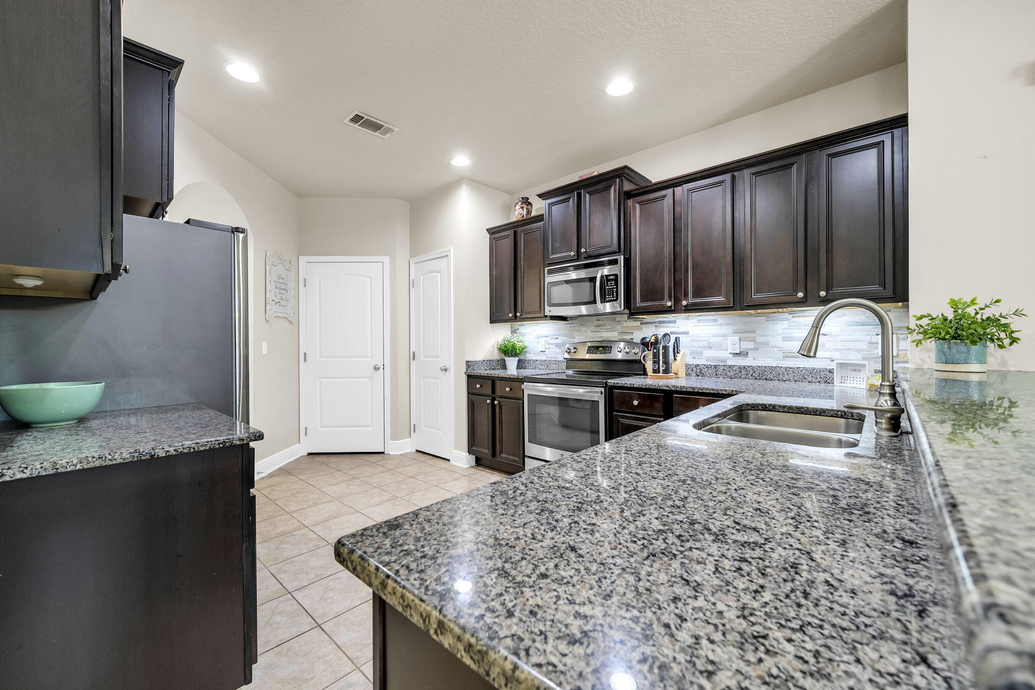 507 Fanny Ann Way