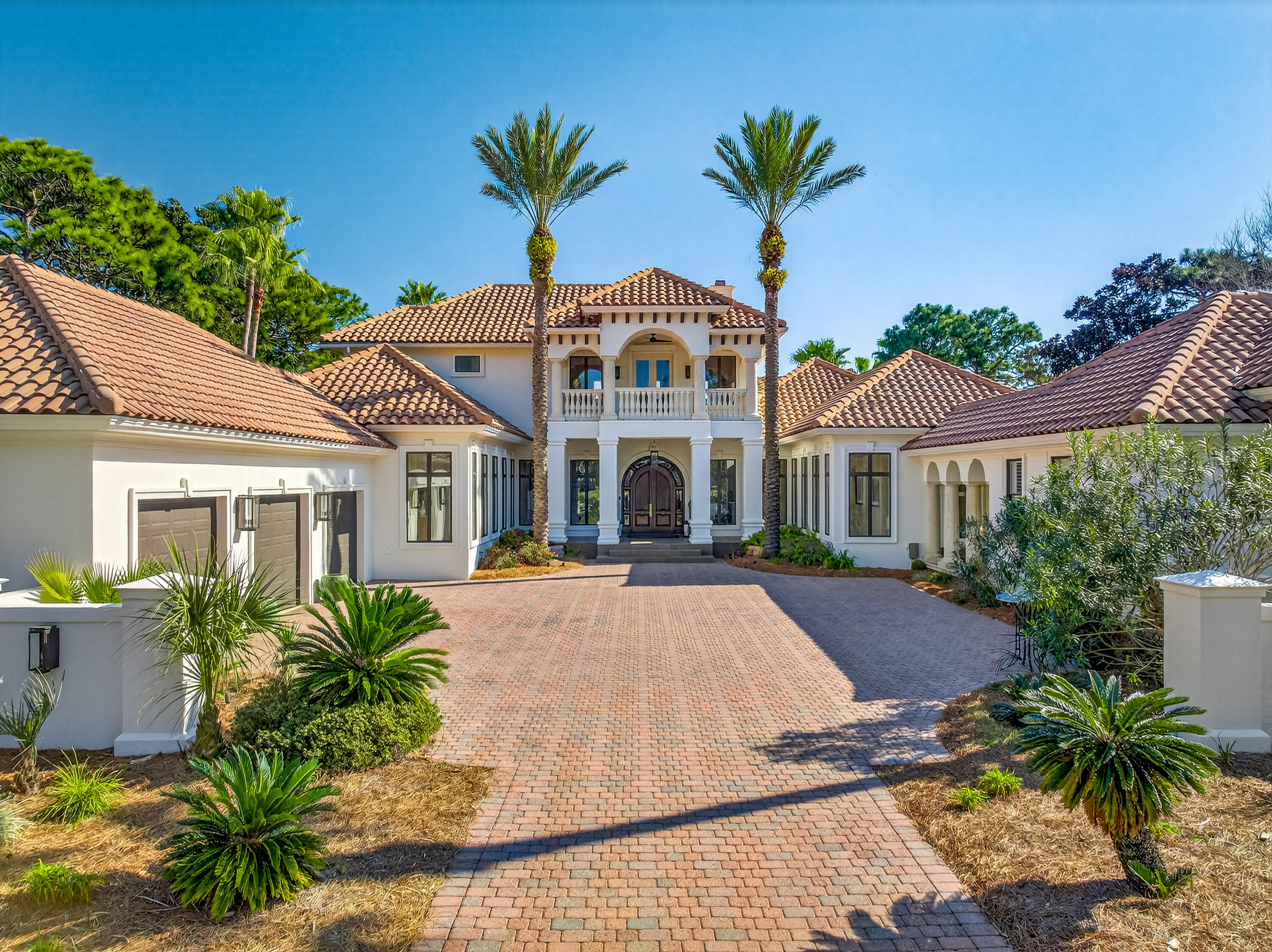 3325 Club Drive