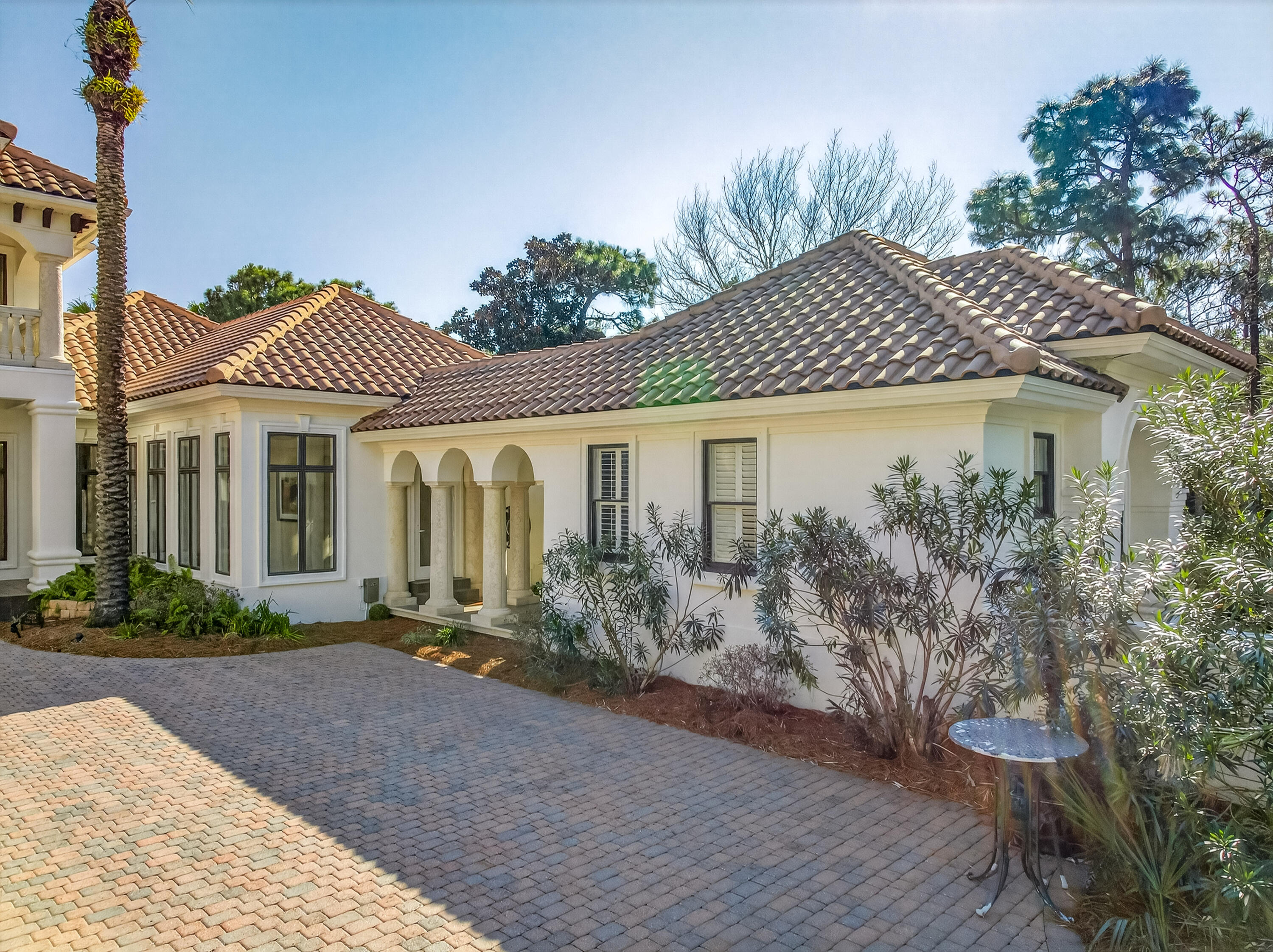 3325 Club Drive