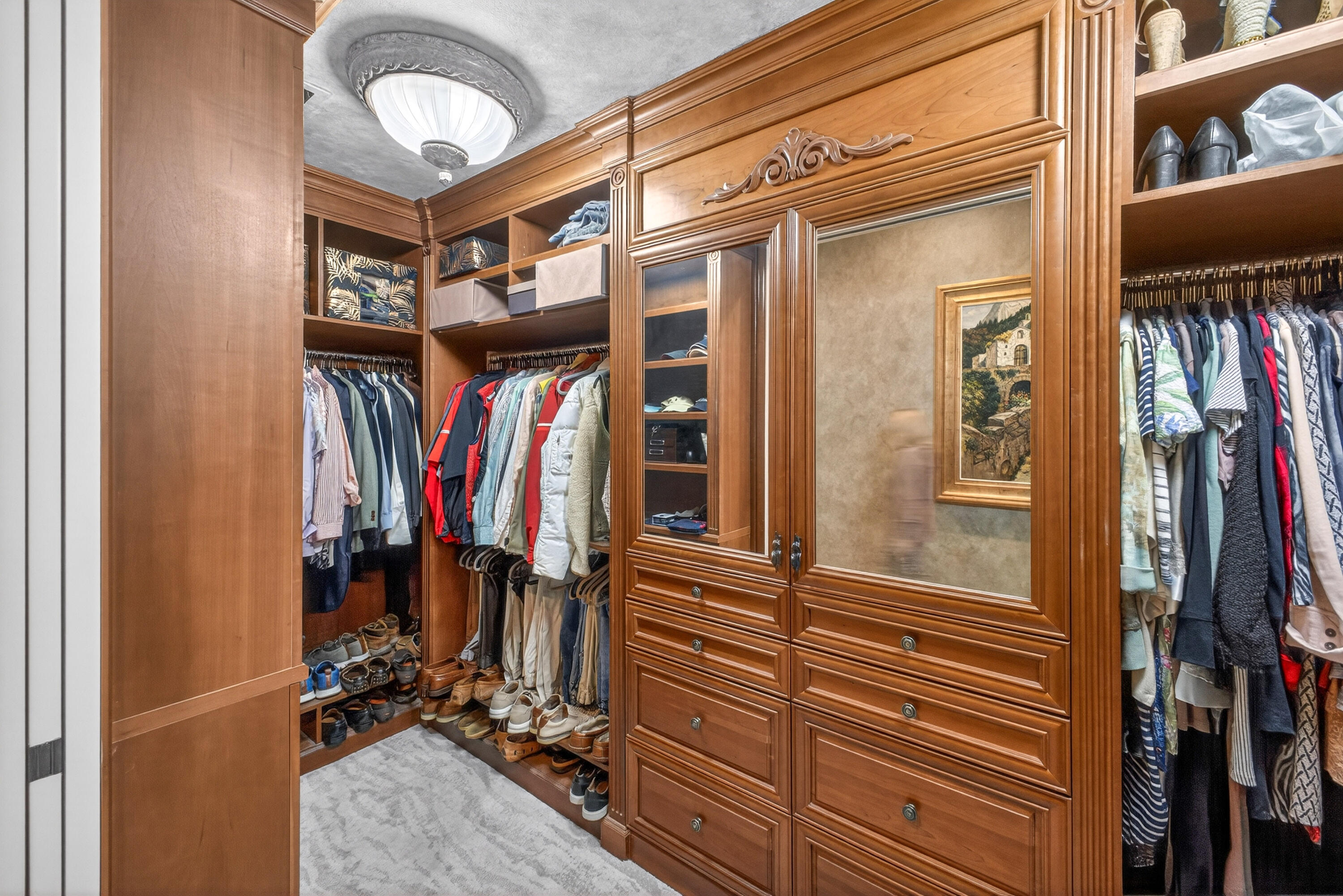 3325 Club Drive