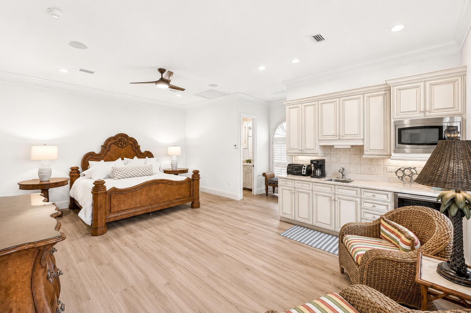 3325 Club Drive