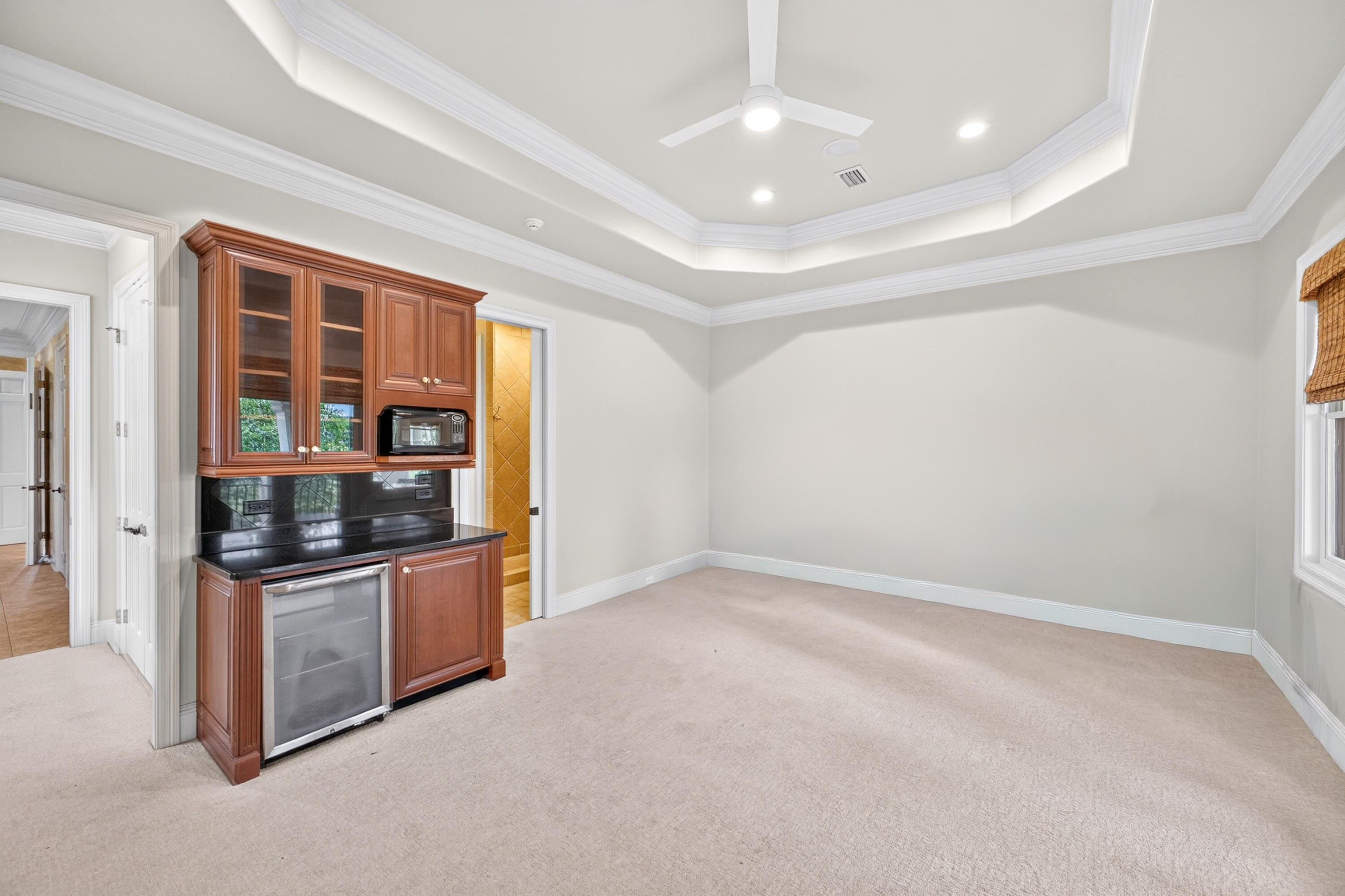 3325 Club Drive