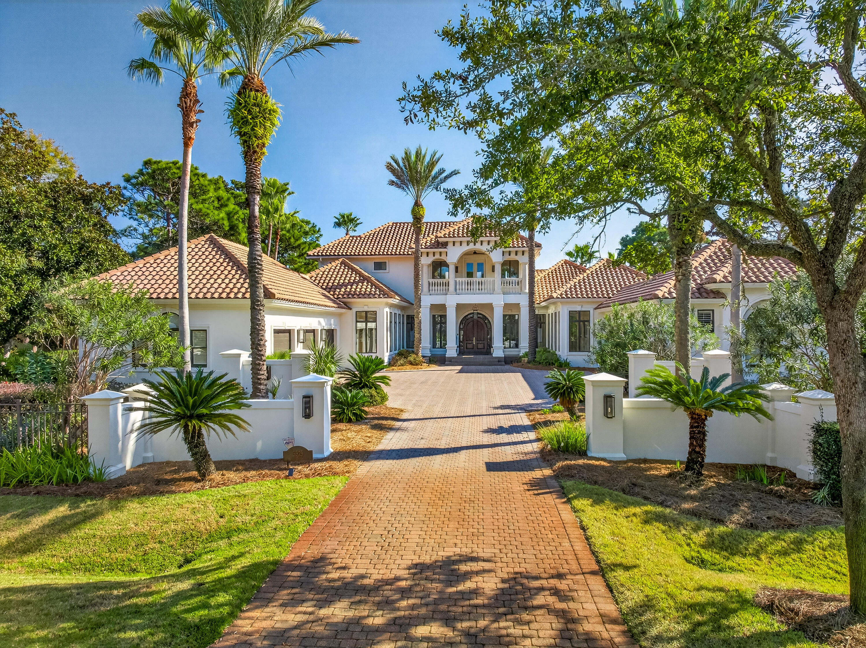 3325 Club Drive