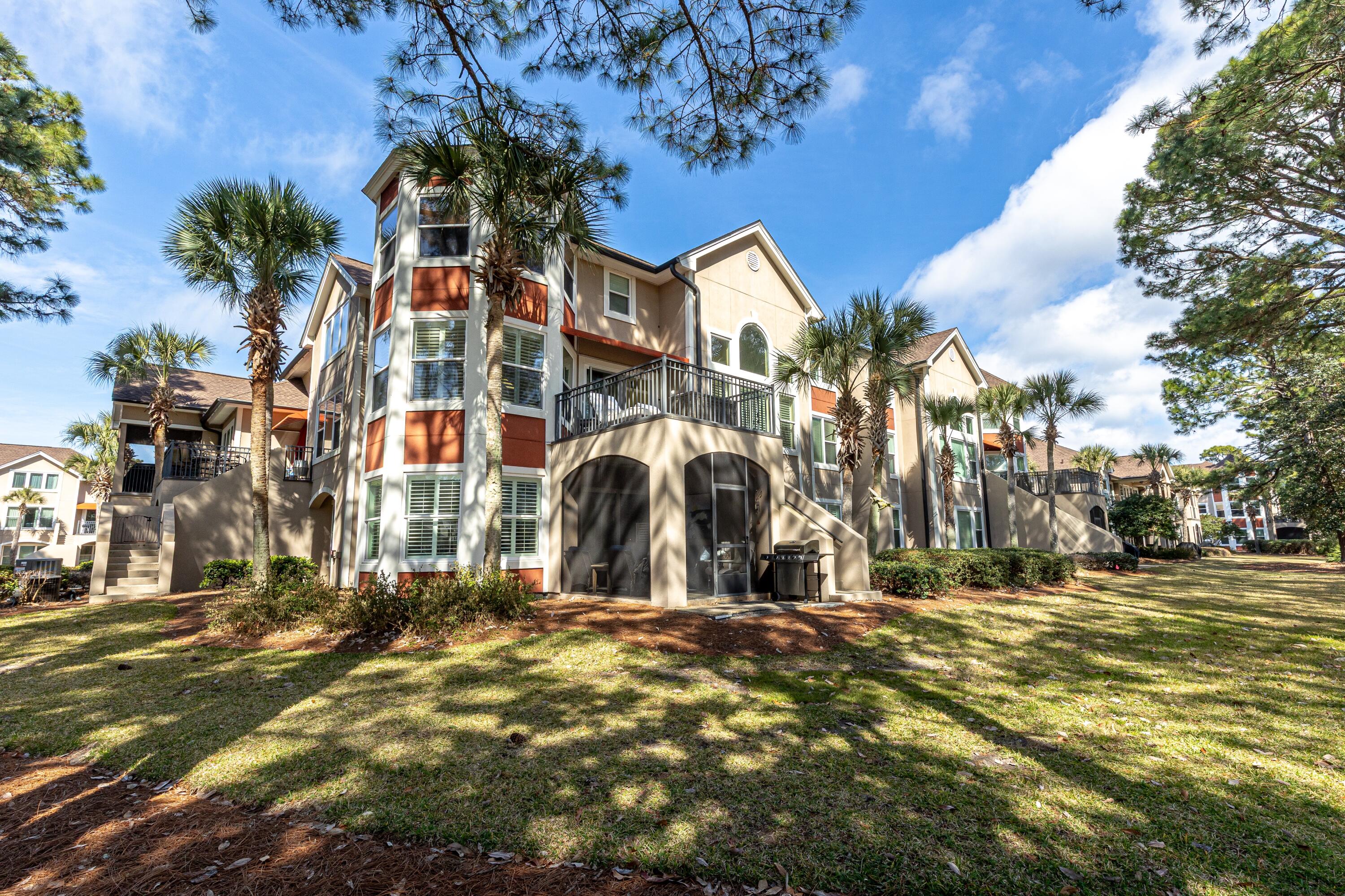 8528 Turnberry Court 8528