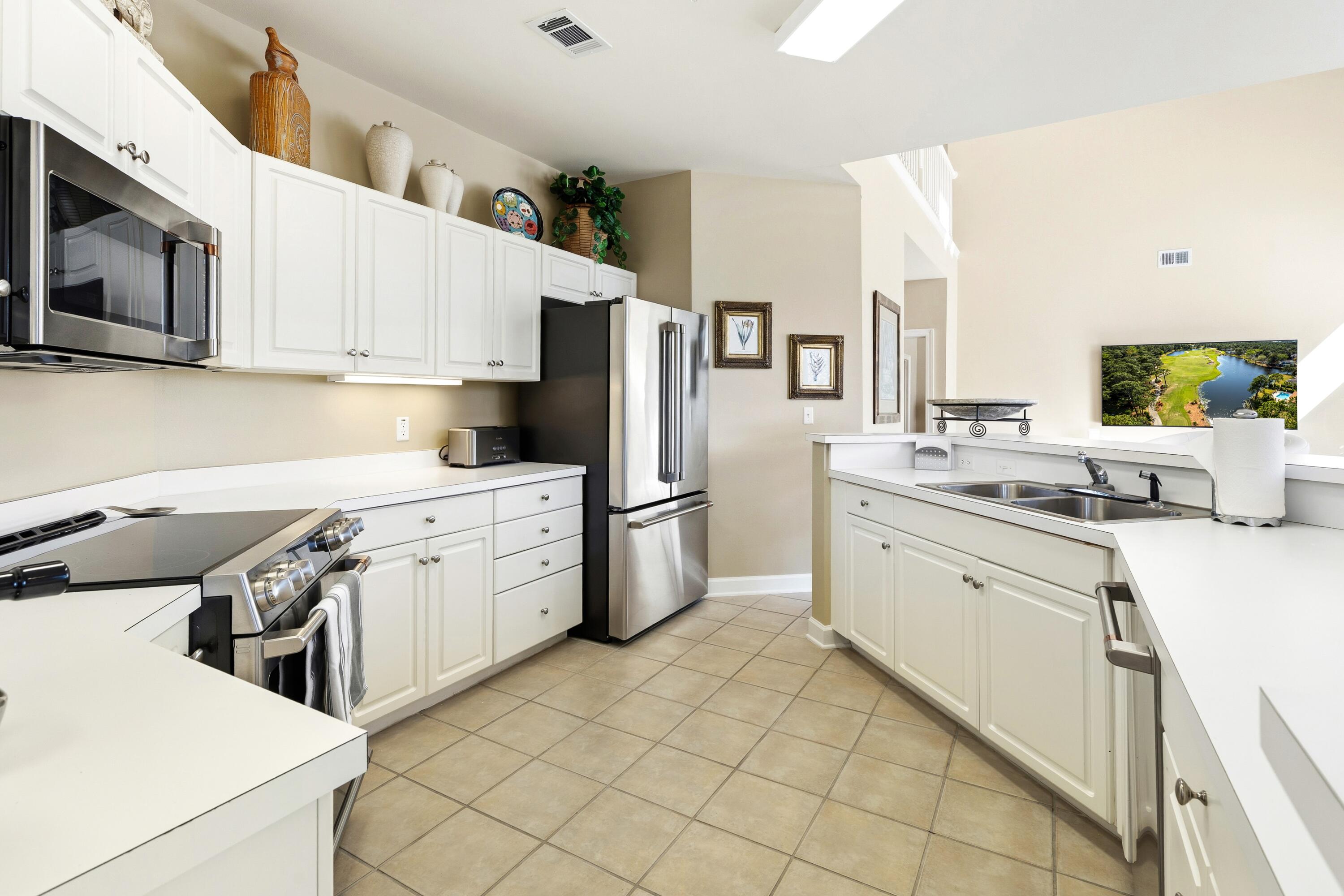 8528 Turnberry Court 8528