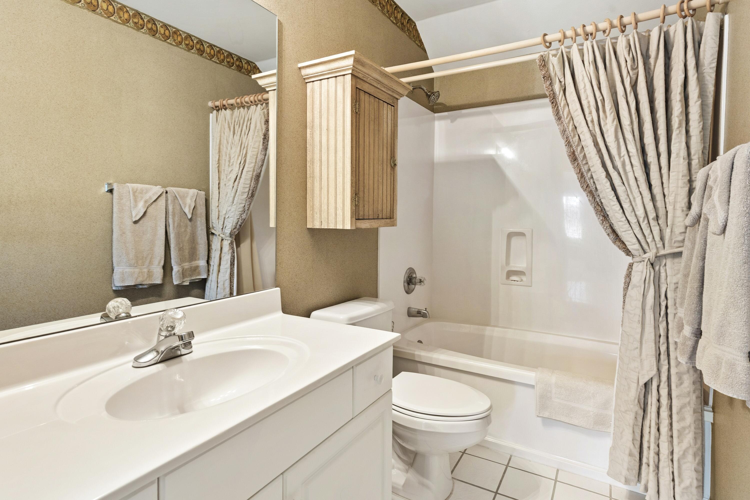 8528 Turnberry Court 8528