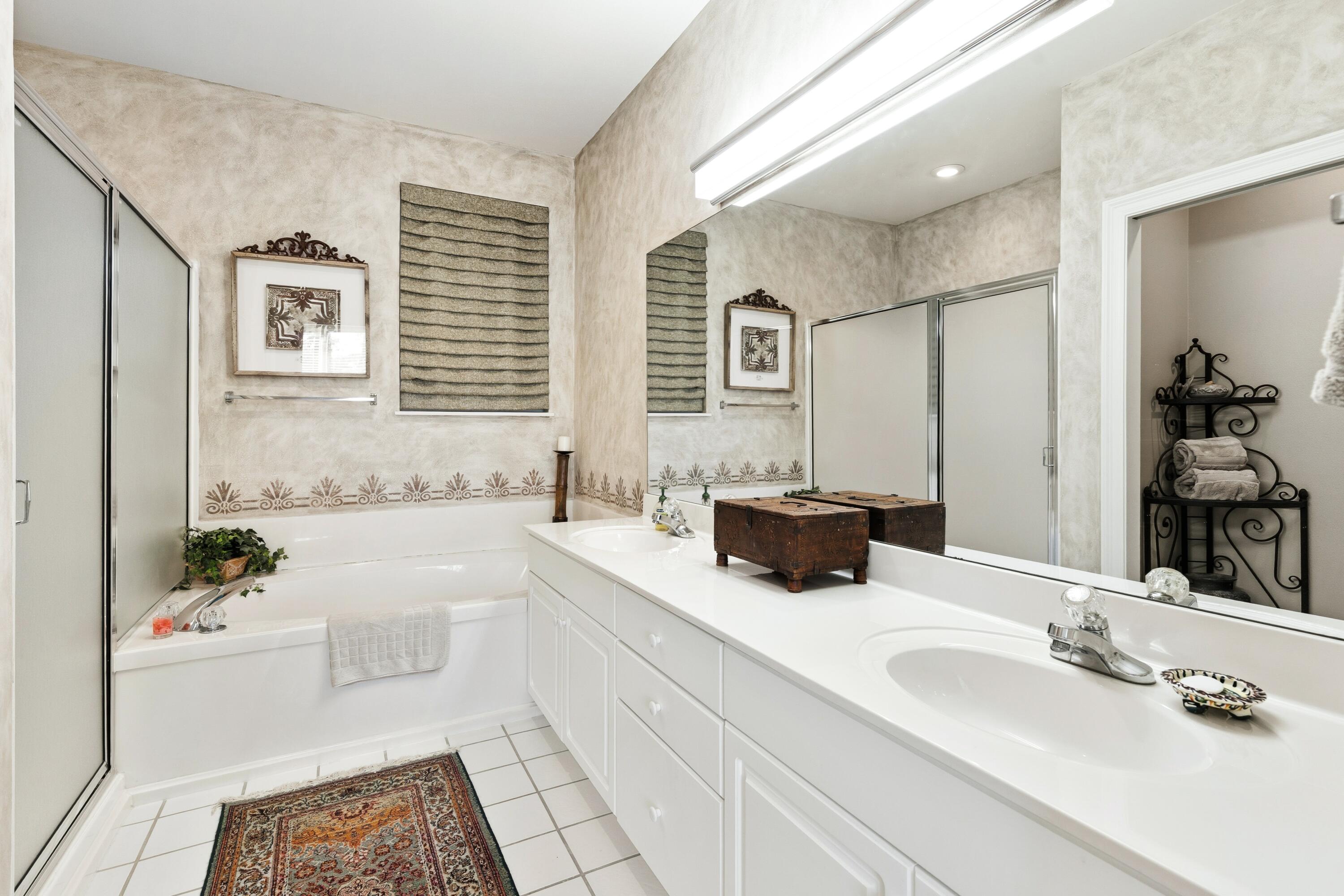 8528 Turnberry Court 8528