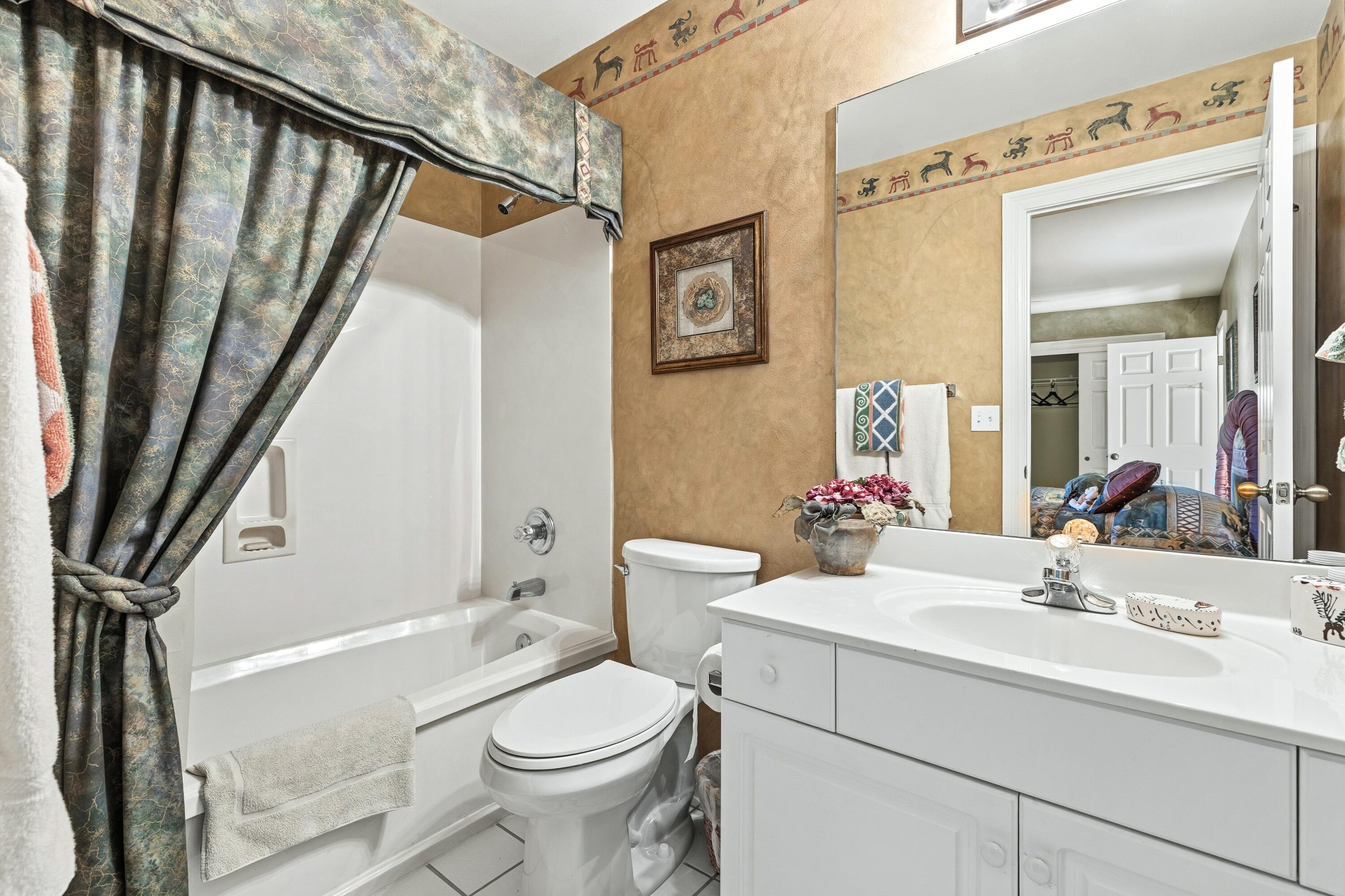 8528 Turnberry Court 8528