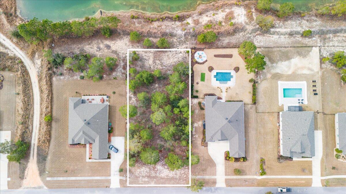 513 W Club House Drive