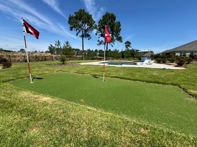 513 W Club House Drive