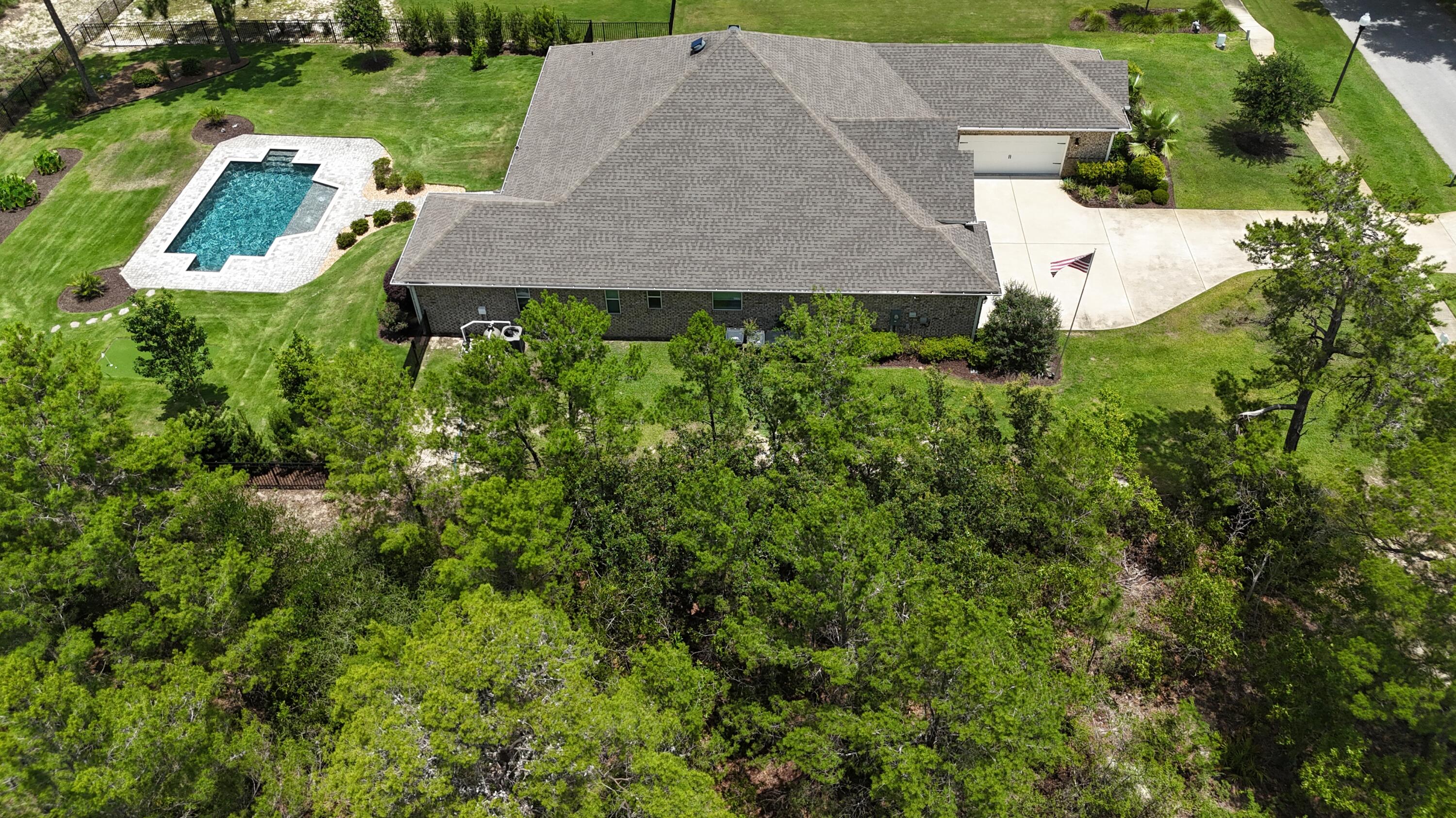 513 W Club House Drive