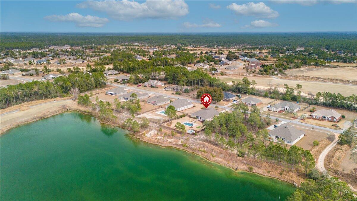 513 W Club House Drive