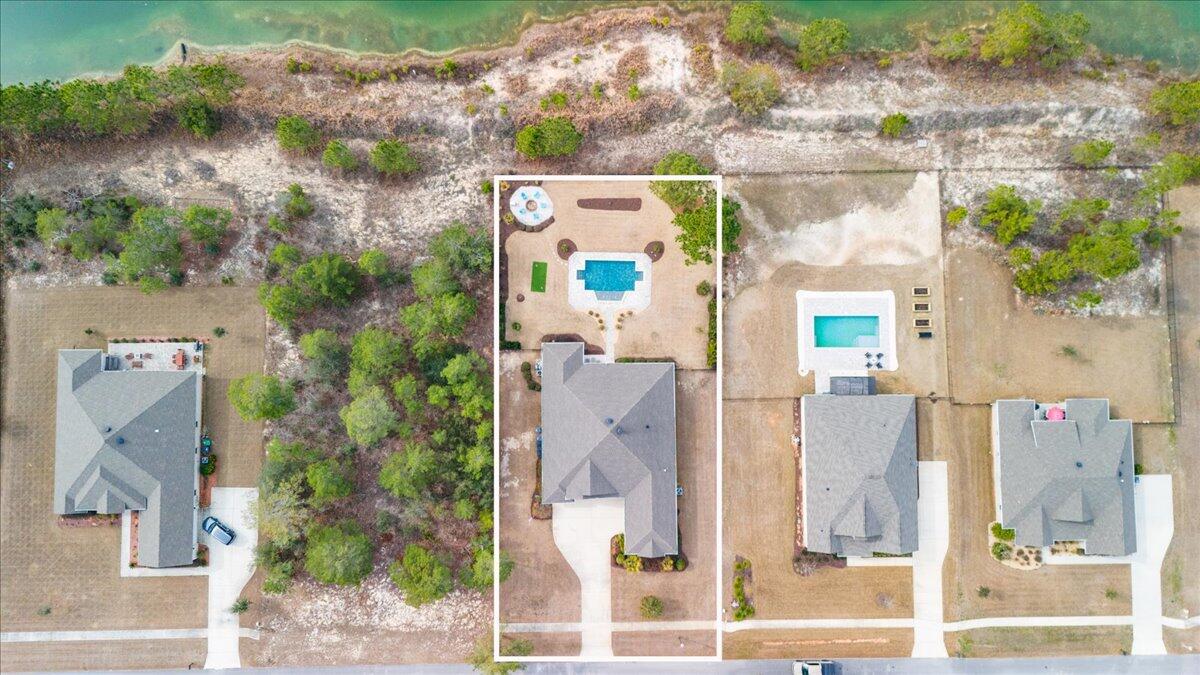 513 W Club House Drive