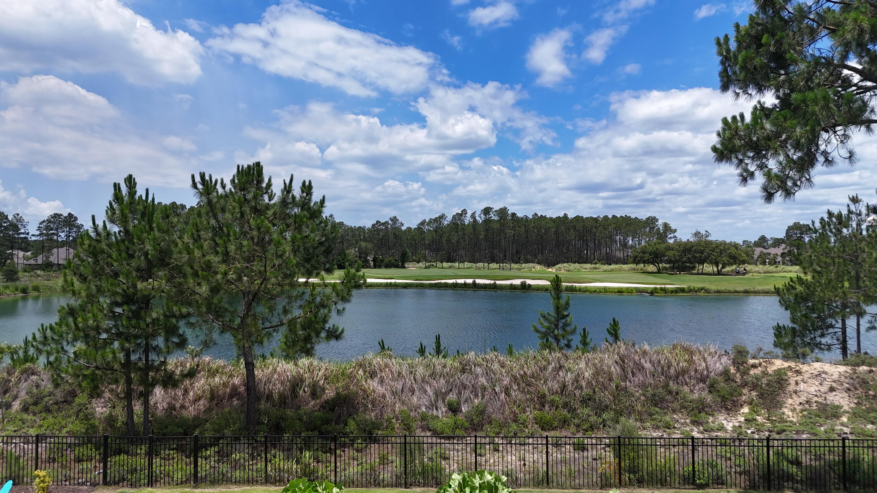 513 W Club House Drive