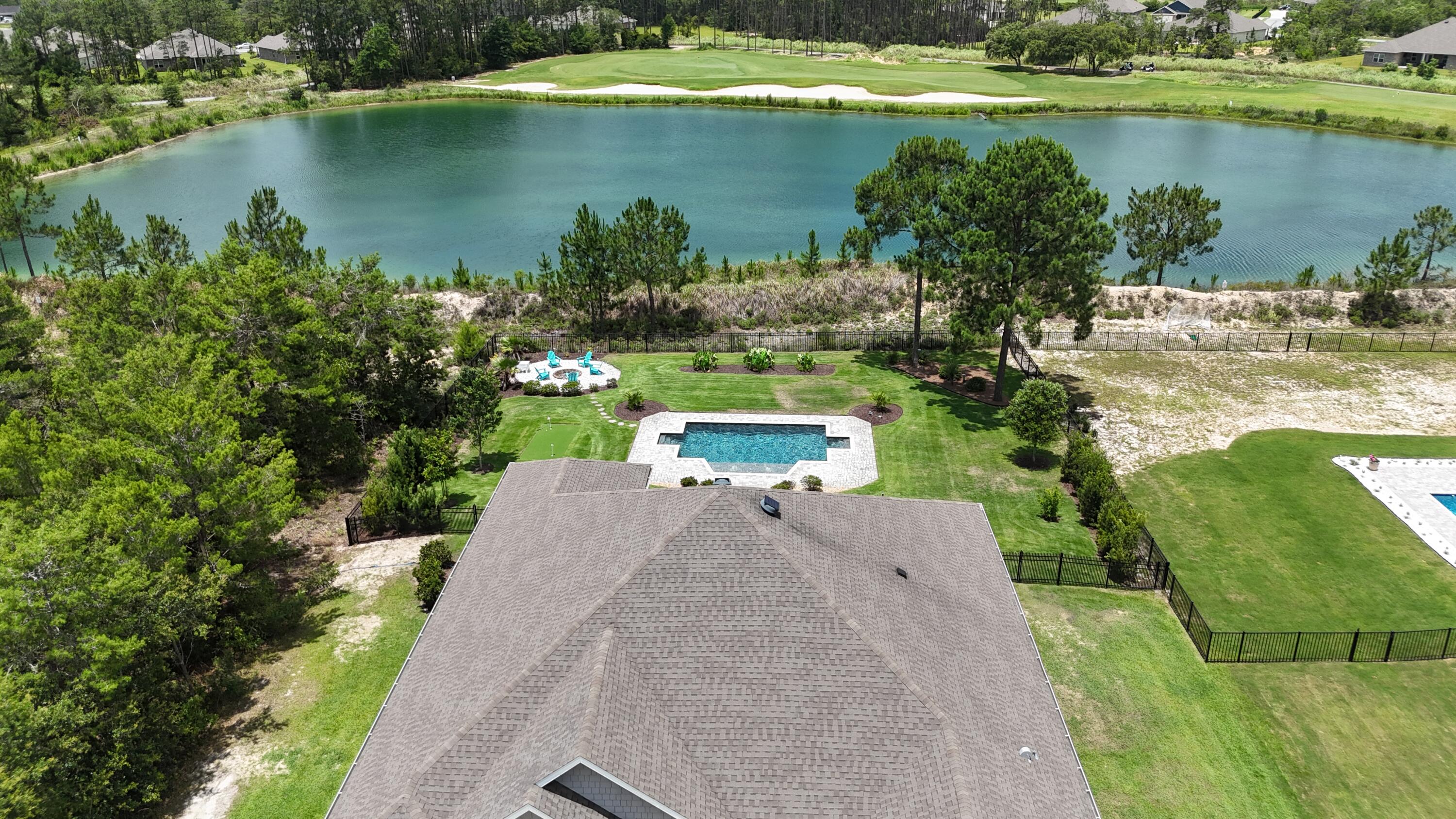 513 W Club House Drive