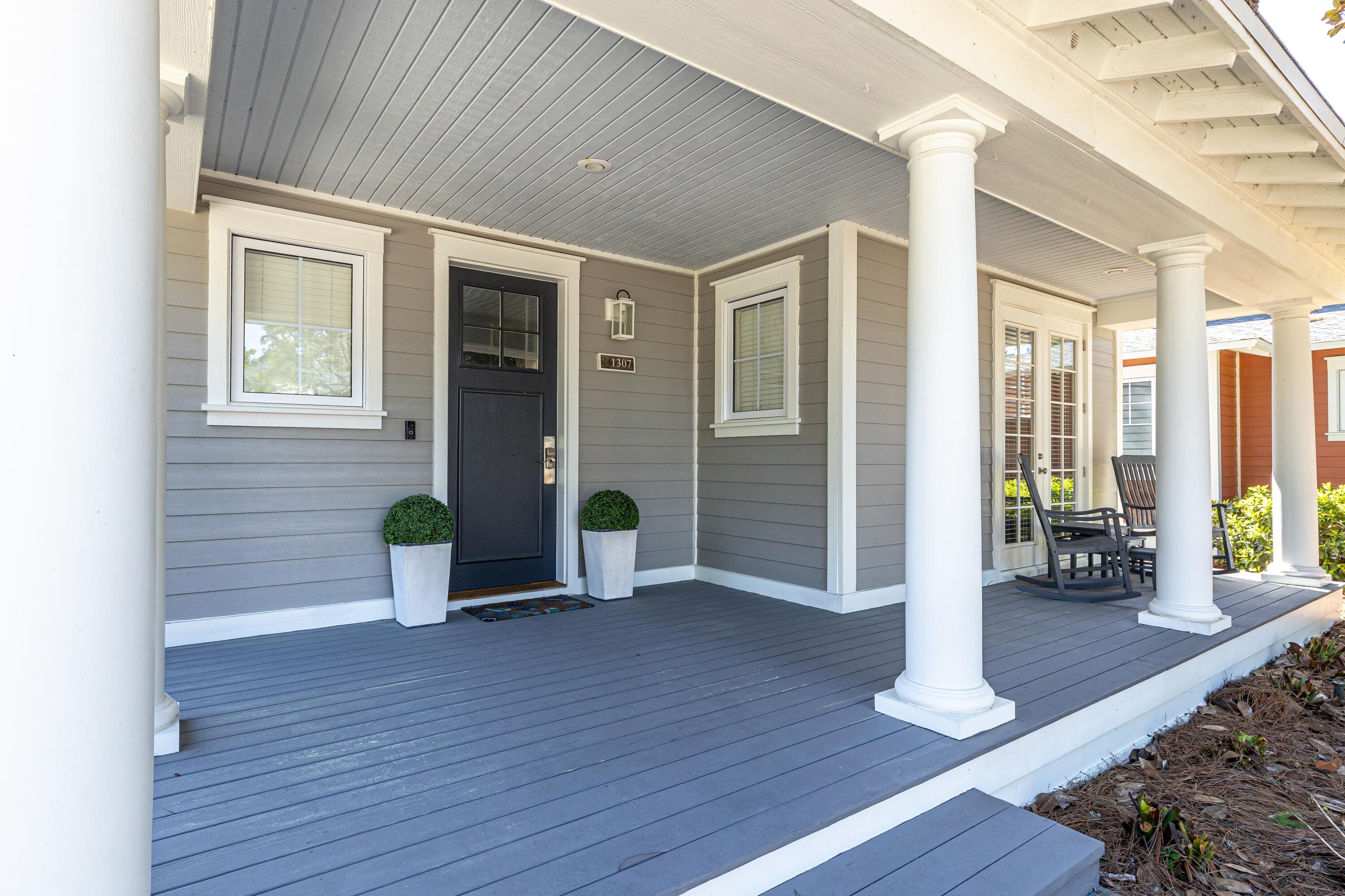 1307 Laurel Way