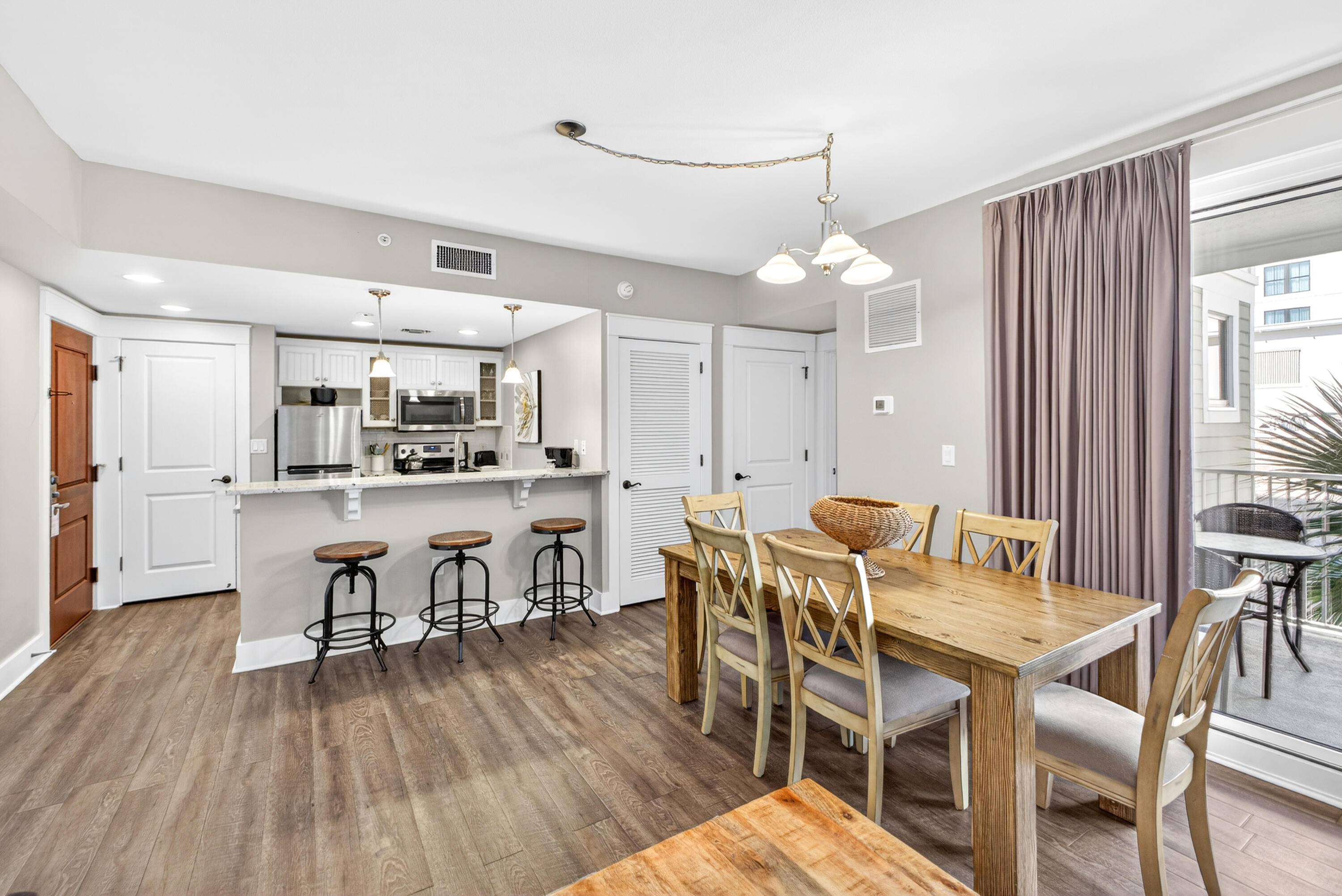 9300 Baytowne Wharf Boulevard 333/335