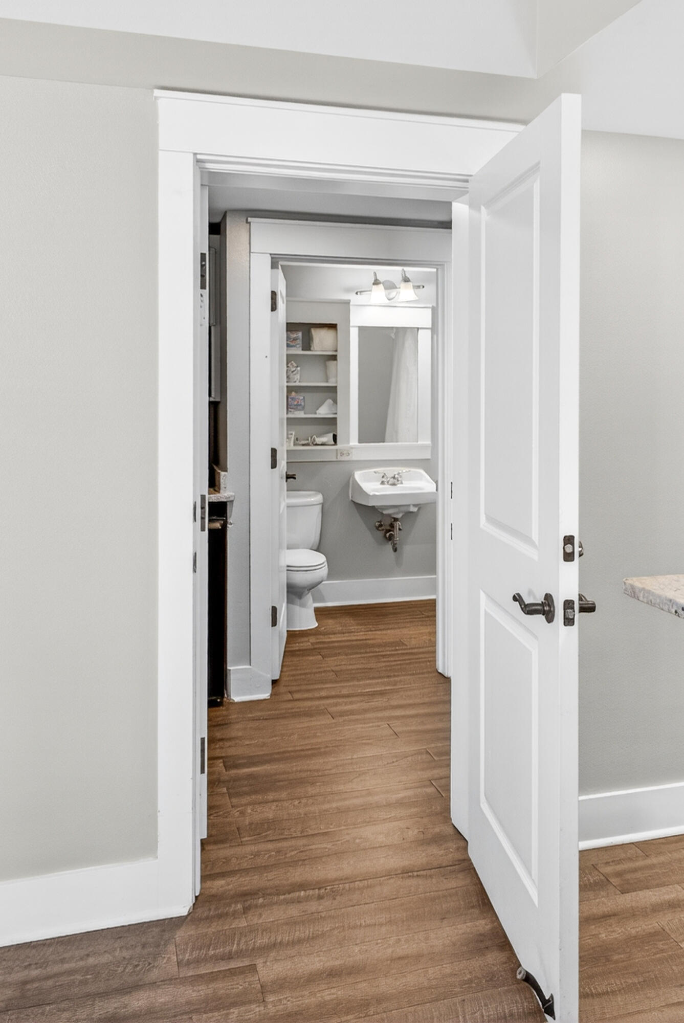 9300 Baytowne Wharf Boulevard 333/335