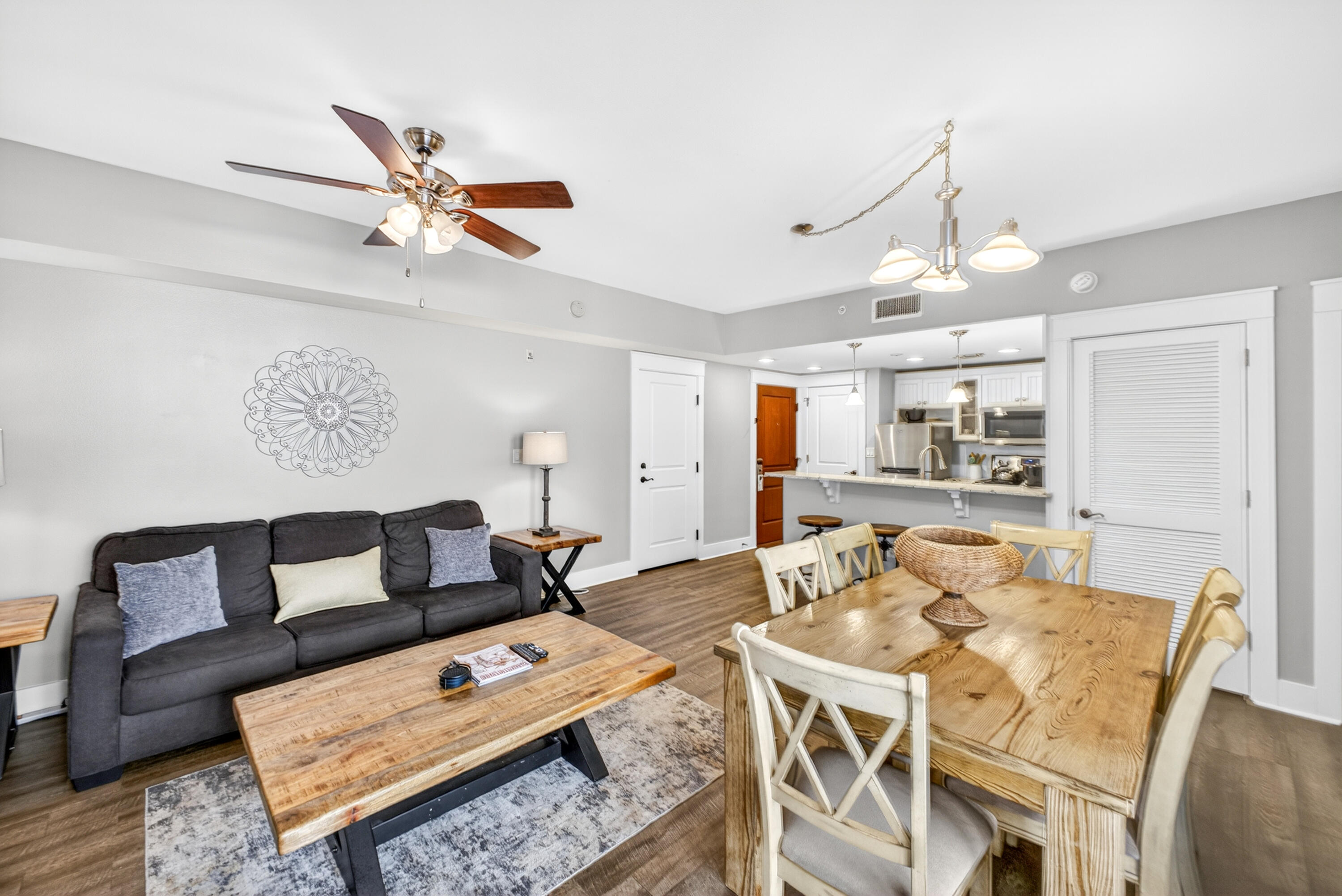 9300 Baytowne Wharf Boulevard 333/335