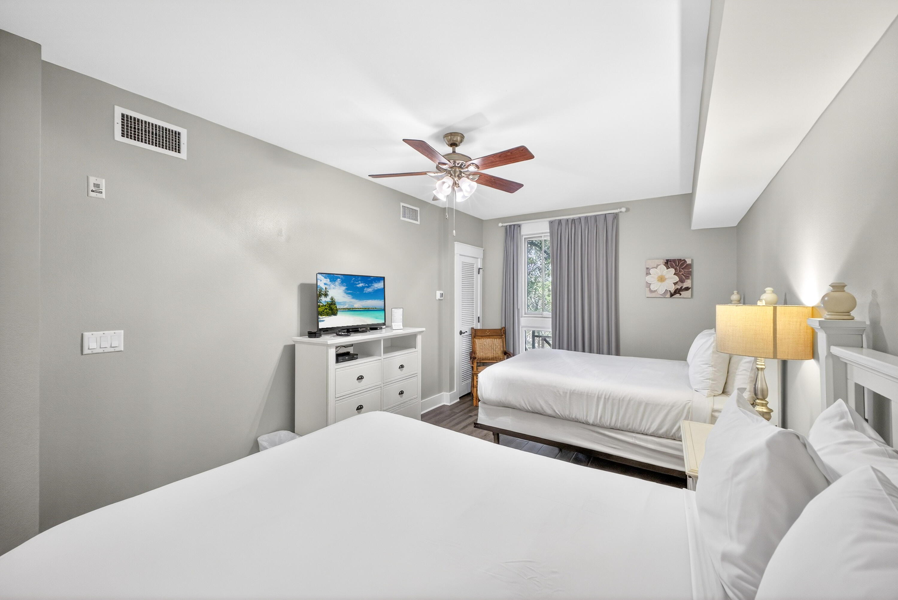 9300 Baytowne Wharf Boulevard 333/335