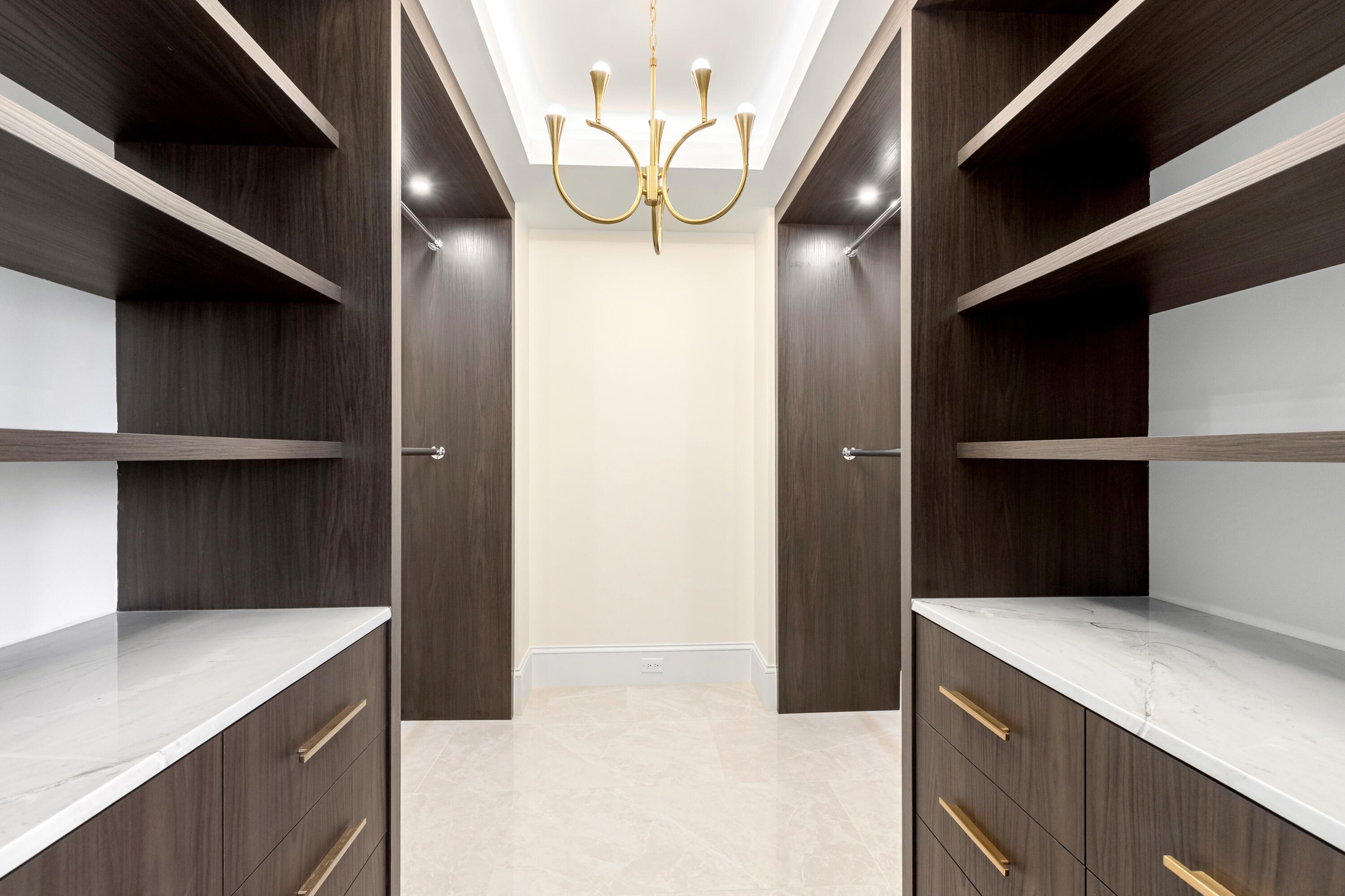 4634 Southwinds Dr Drive 4634