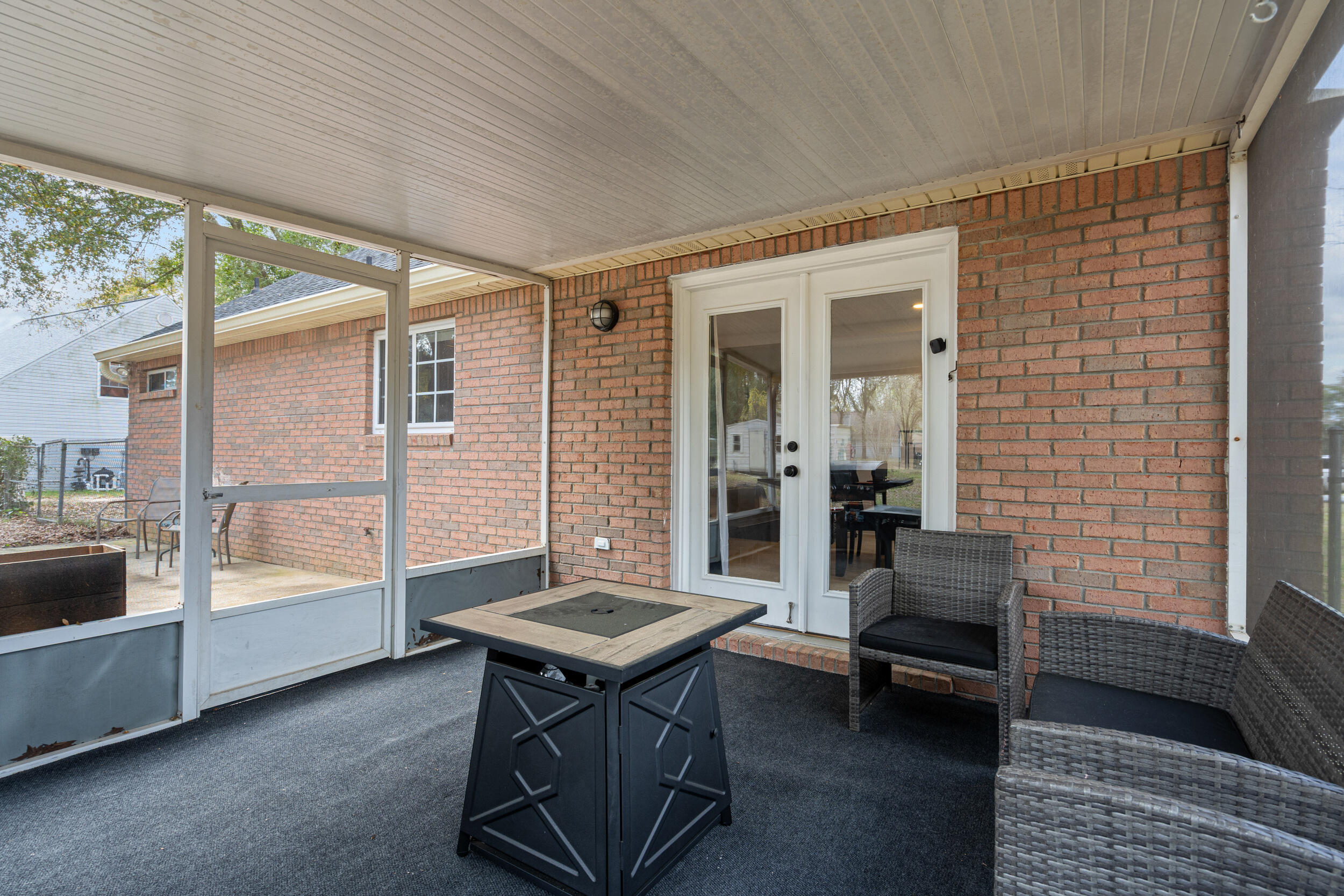 4785 Shoal Lake Circle