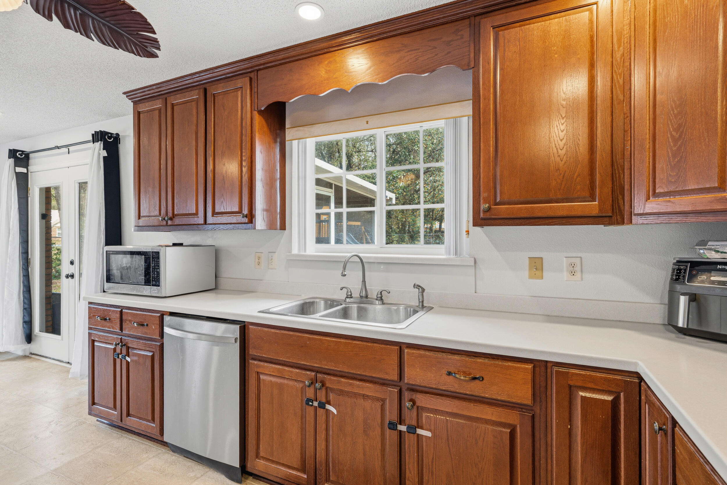 4785 Shoal Lake Circle