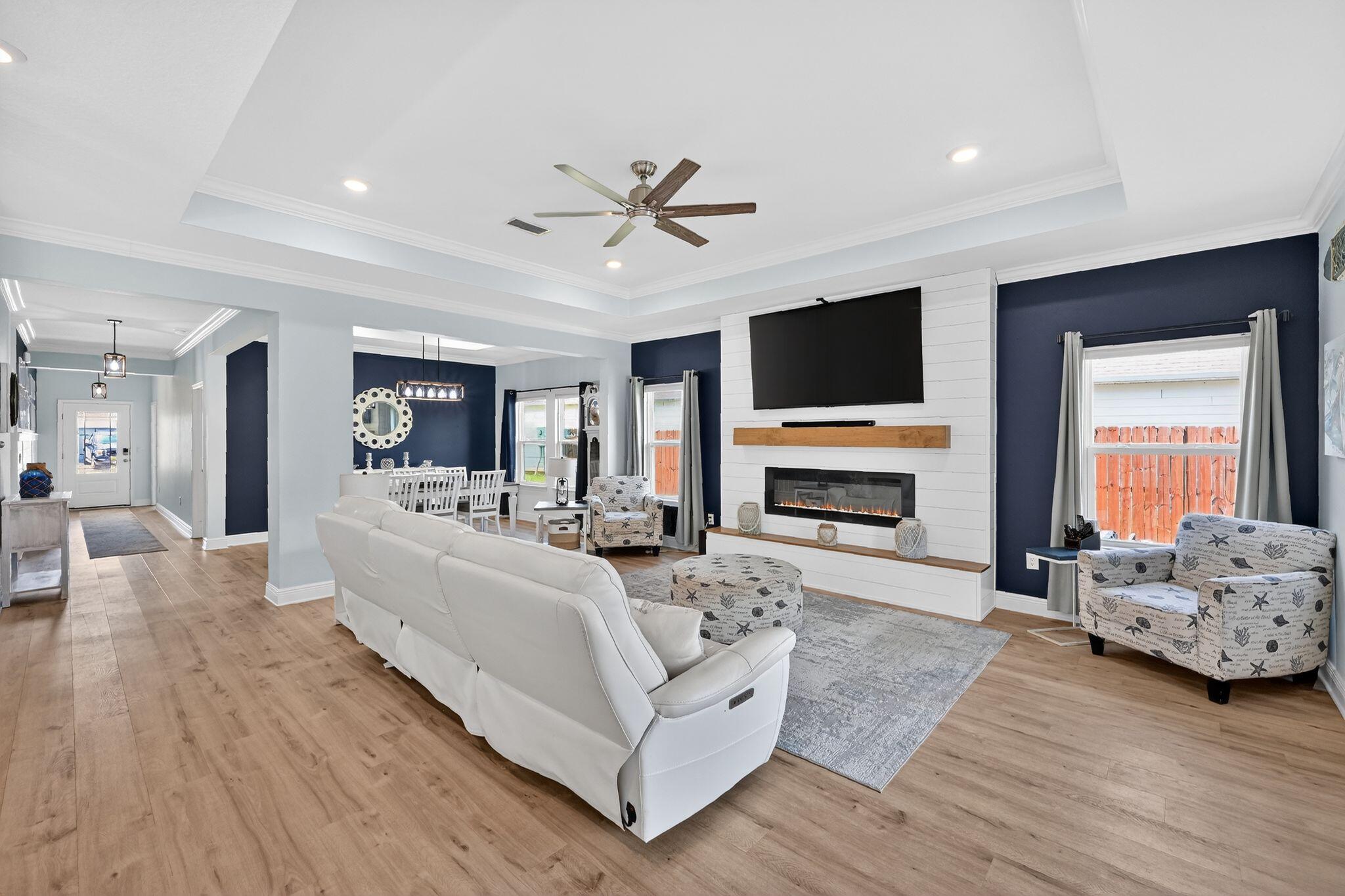 27 E Oak Trees Lane