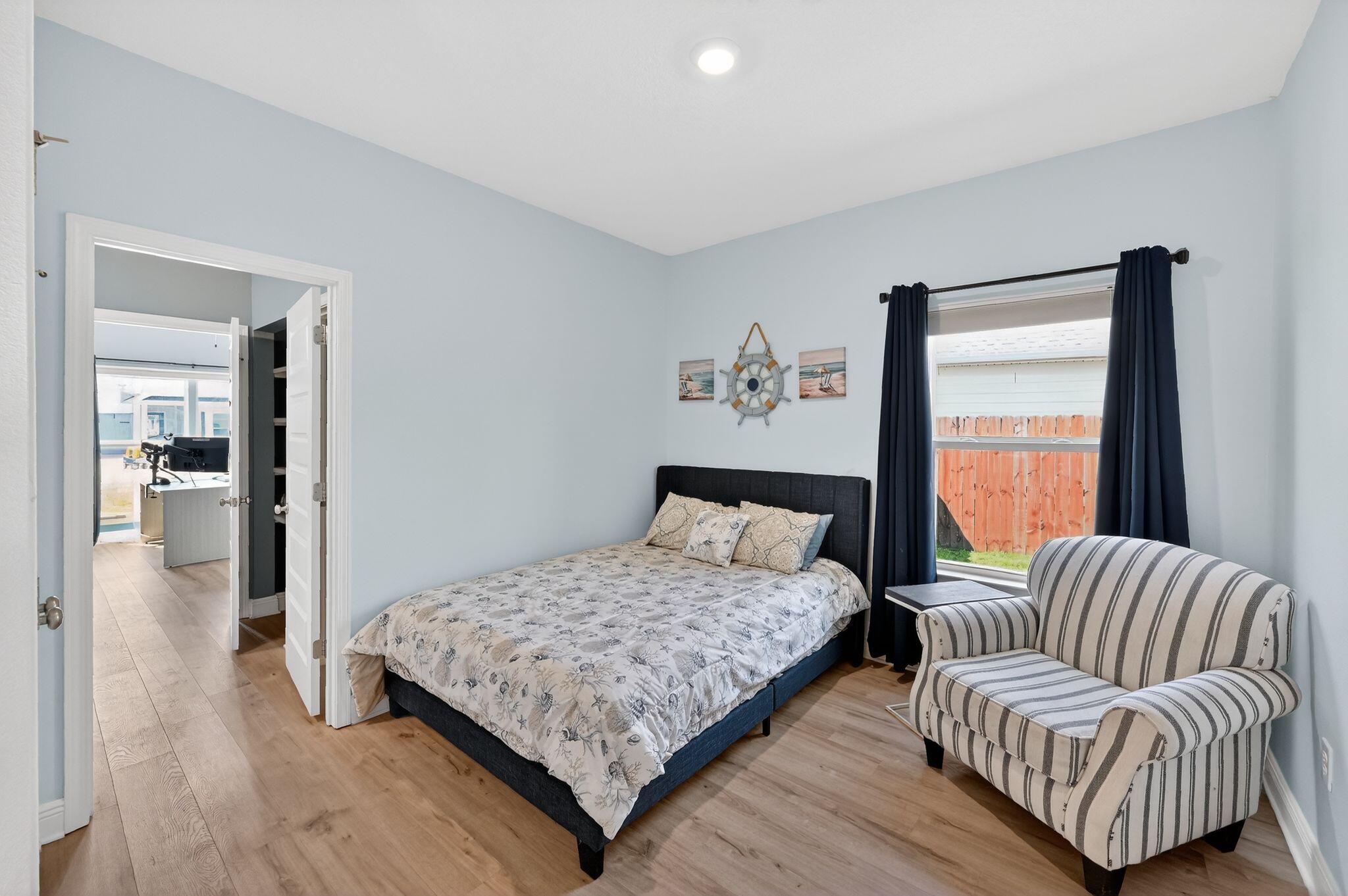 27 E Oak Trees Lane