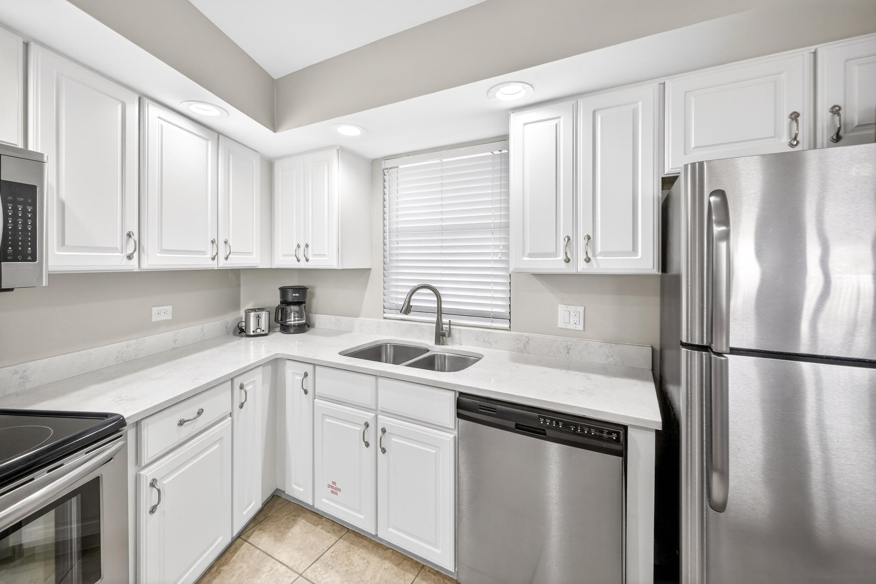 4033 Beachside One Drive 4033