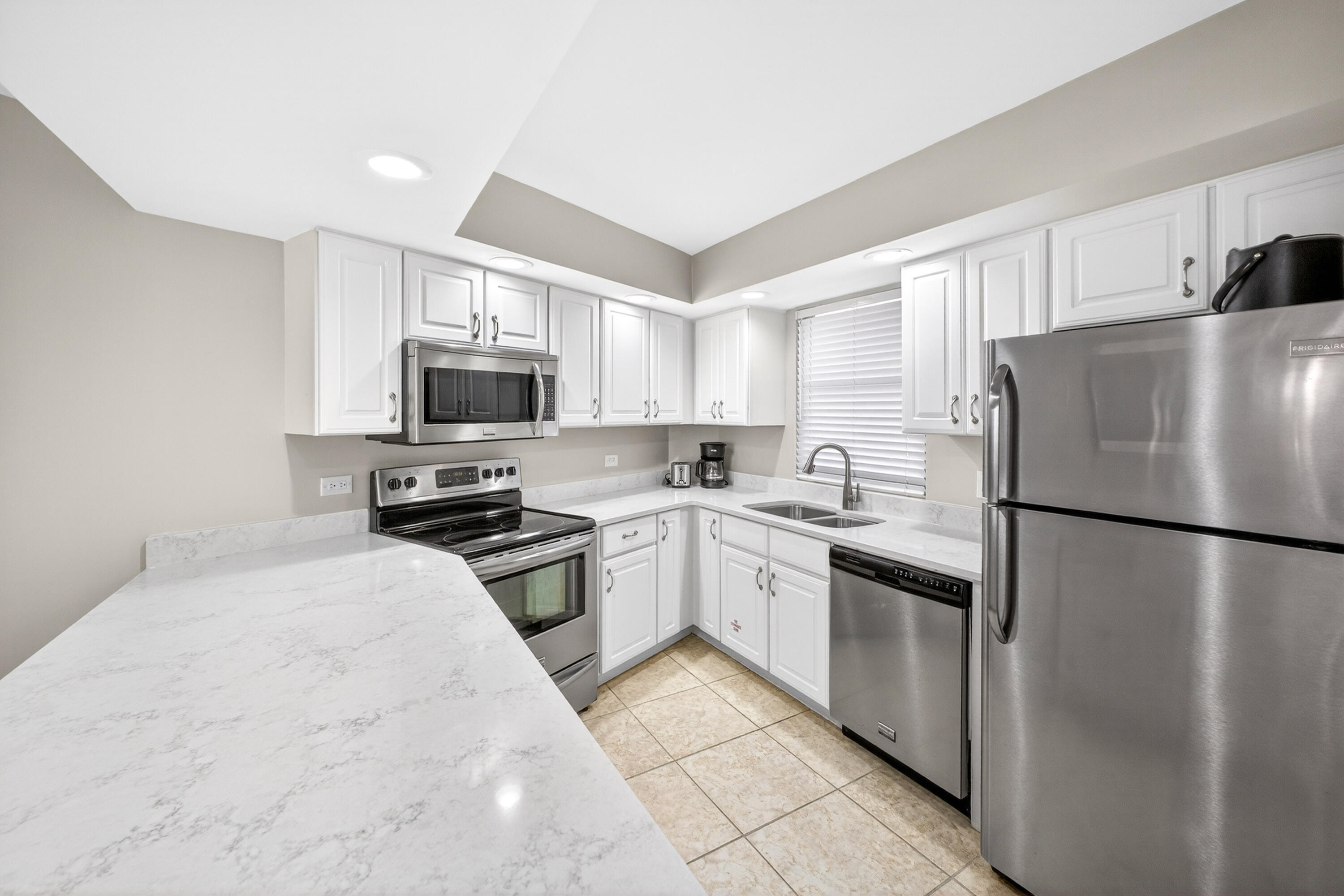 4033 Beachside One Drive 4033