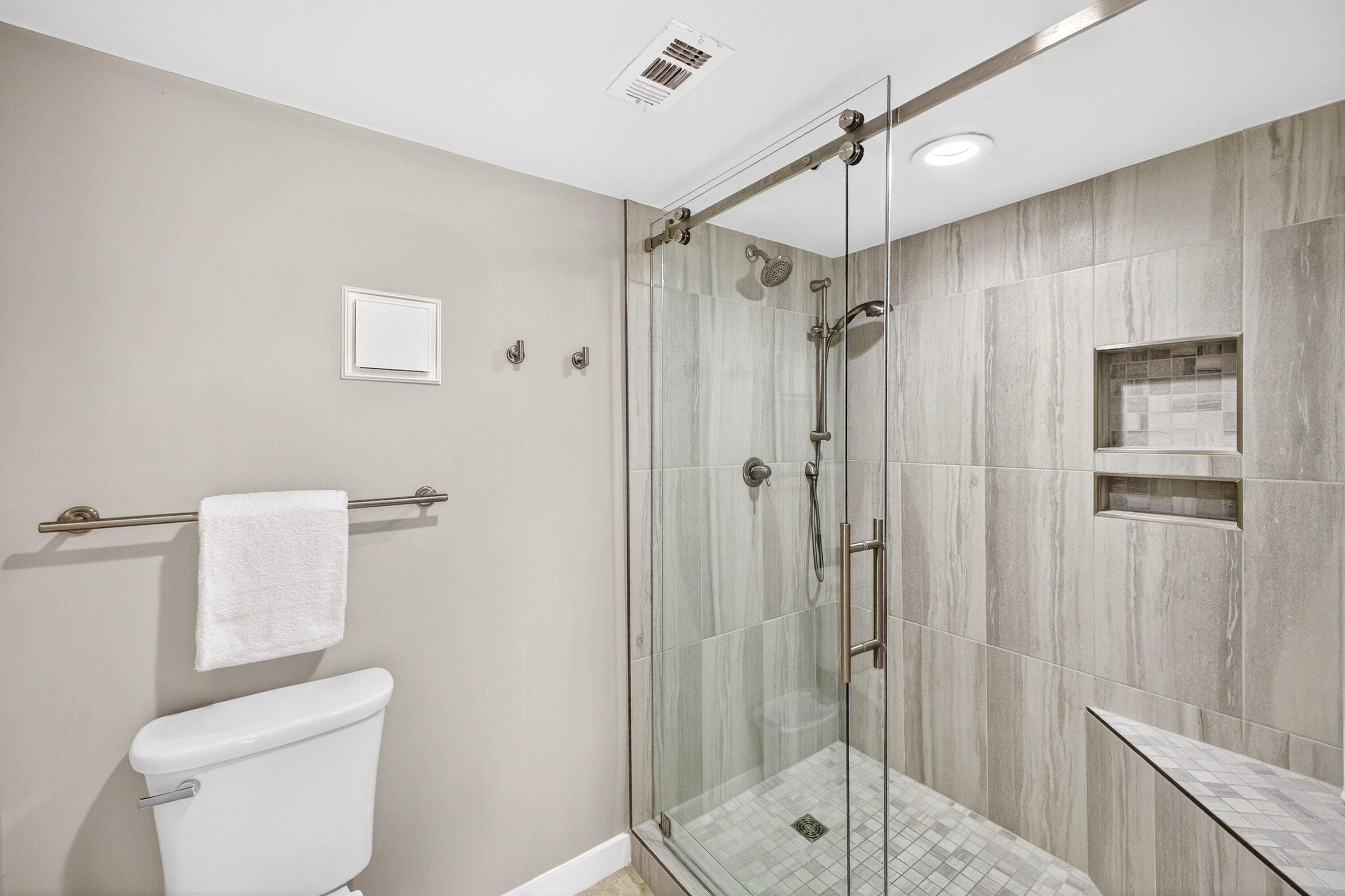 4033 Beachside One Drive 4033