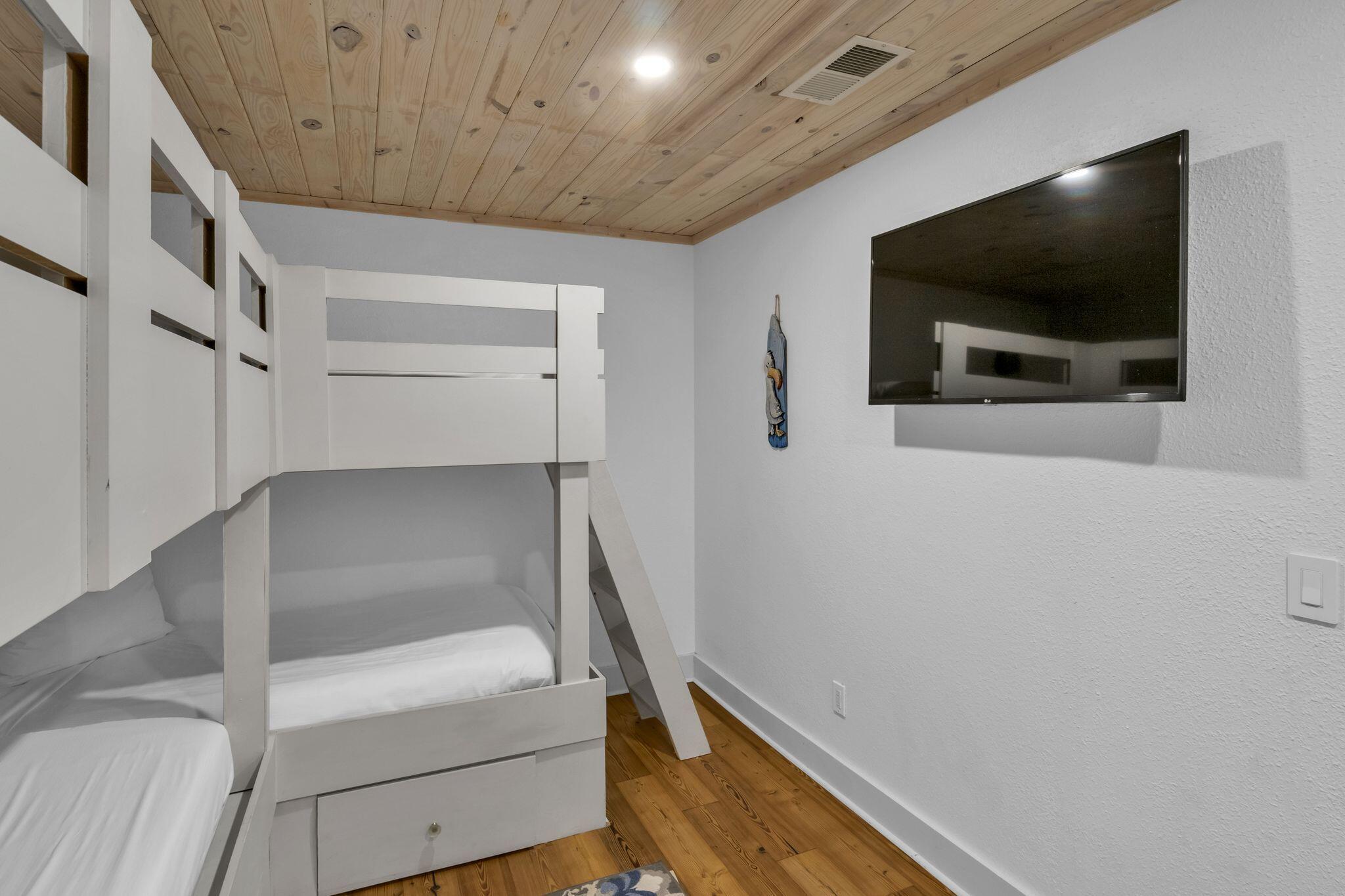 2 Wimbledon Court # 2E