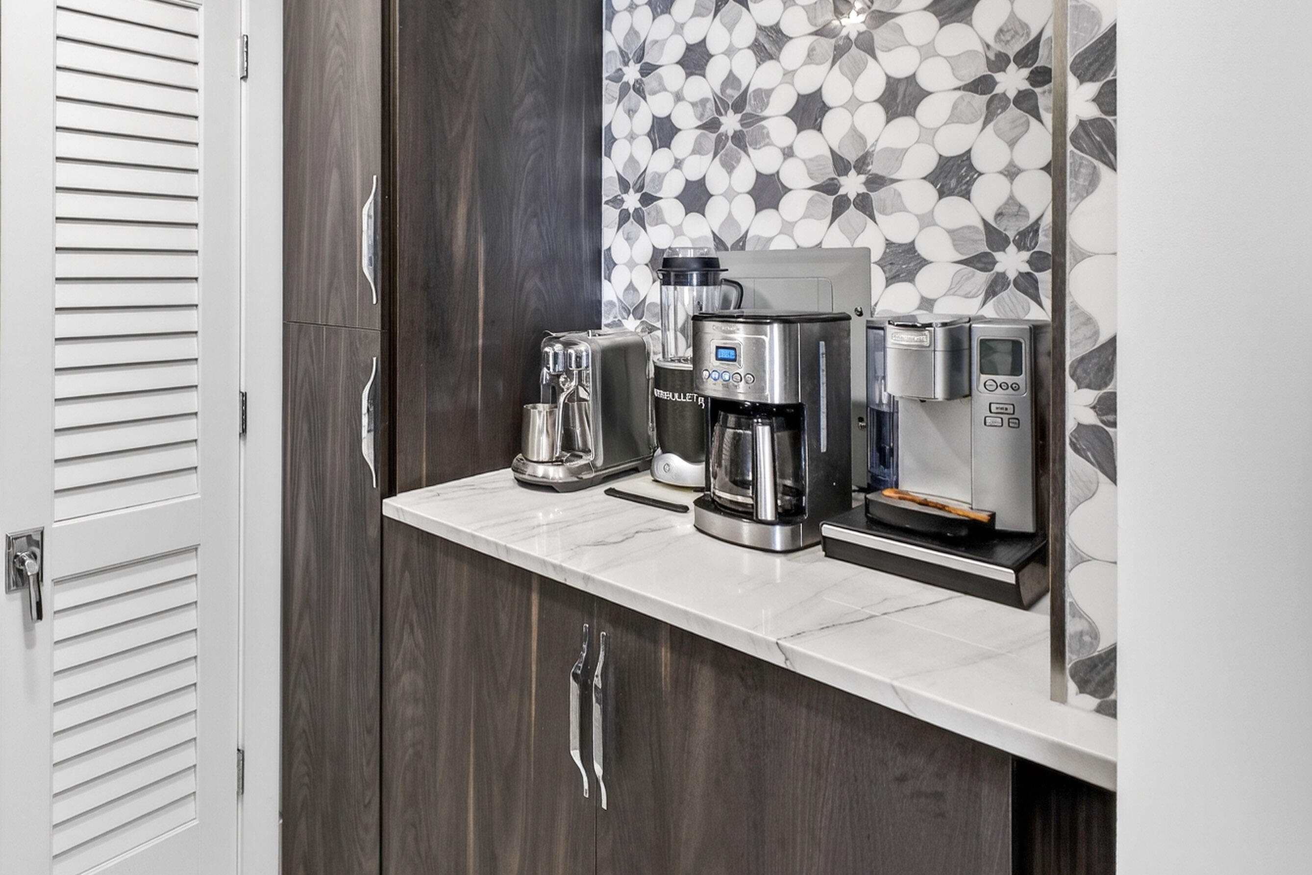 4610 Southwinds Drive 4610