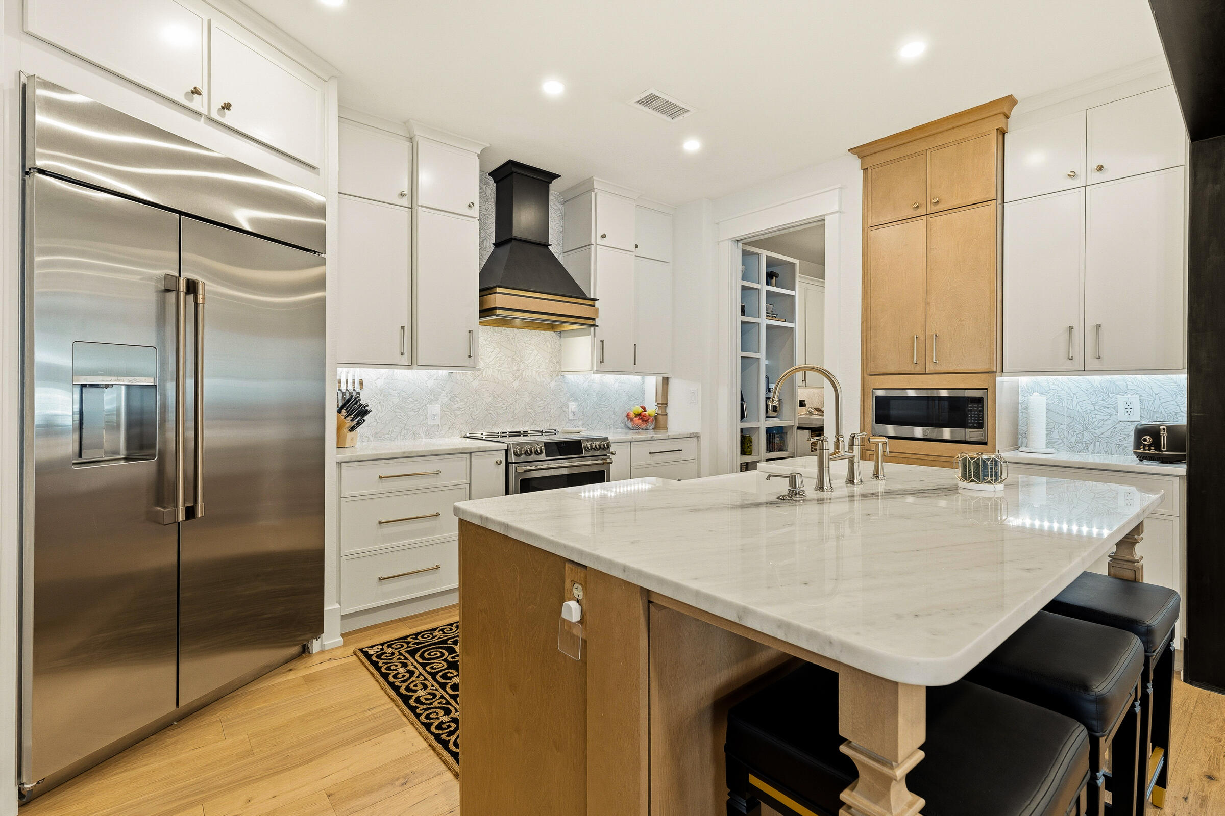 8003 Legend Creek Drive