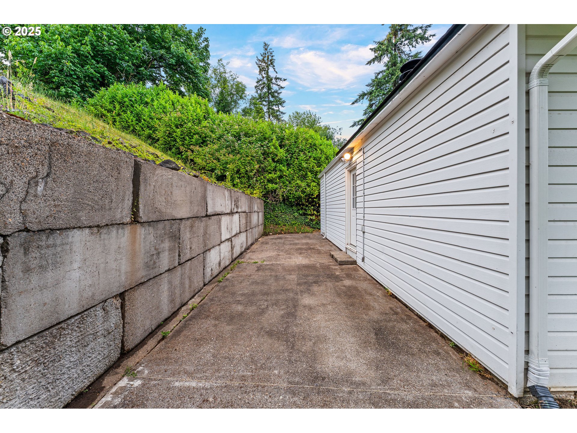 123 SCENIC VIEW DR