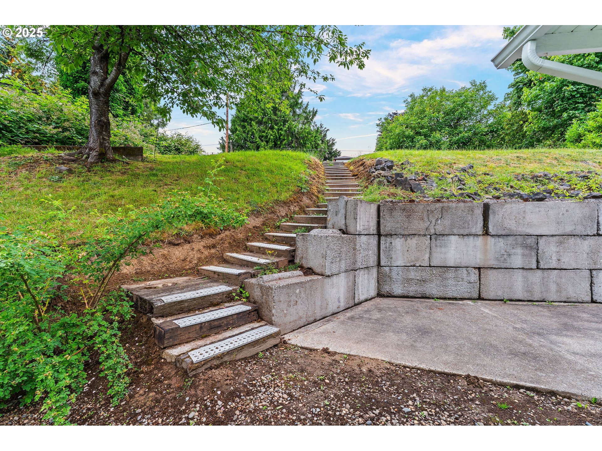 123 SCENIC VIEW DR