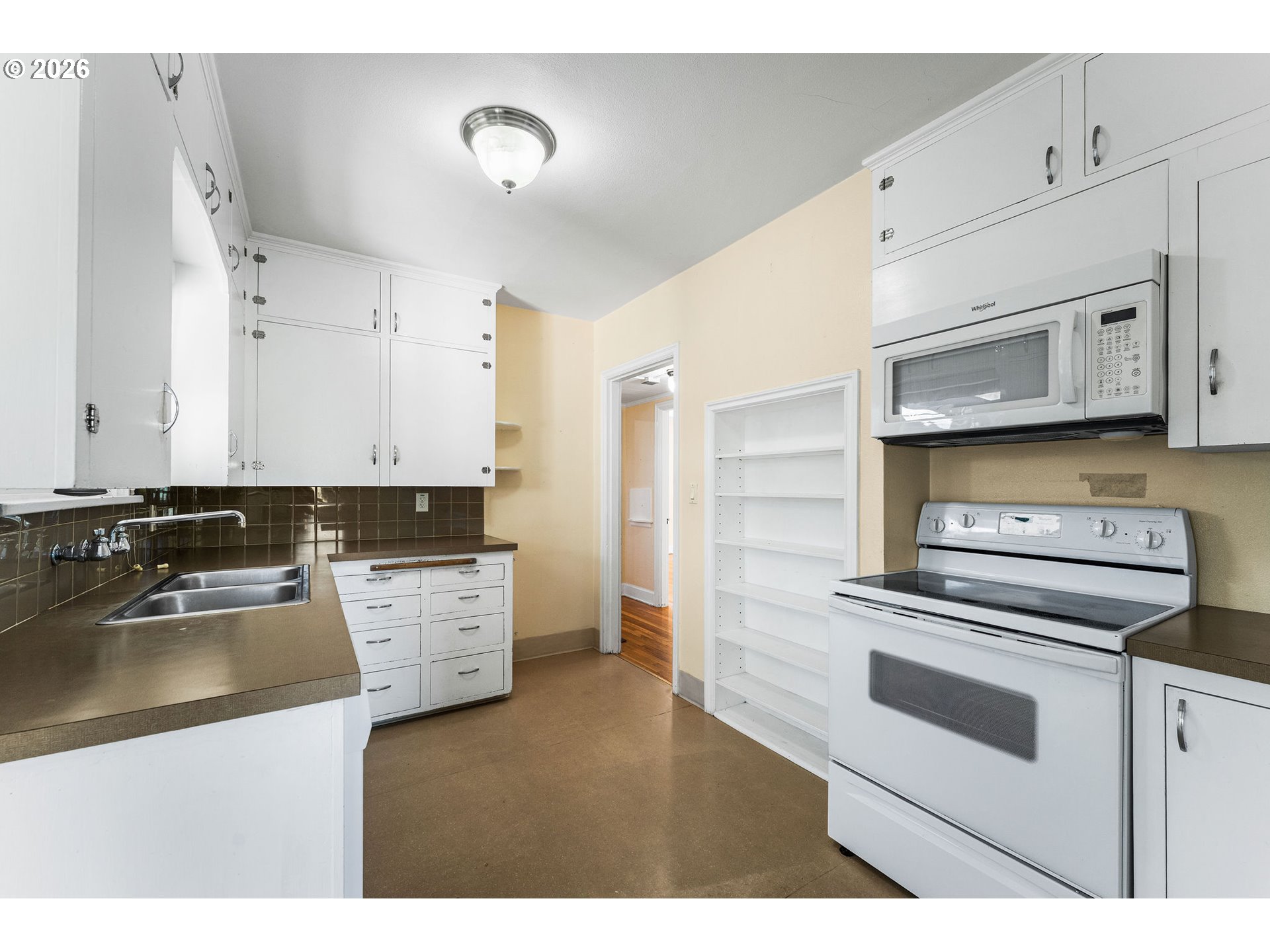 107 E 35TH ST