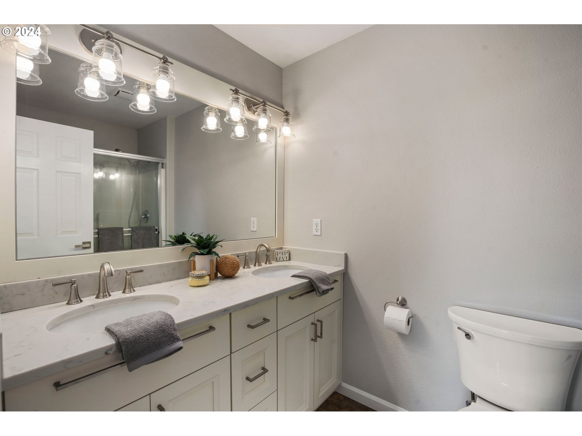 2408 NW NORWOOD ST
