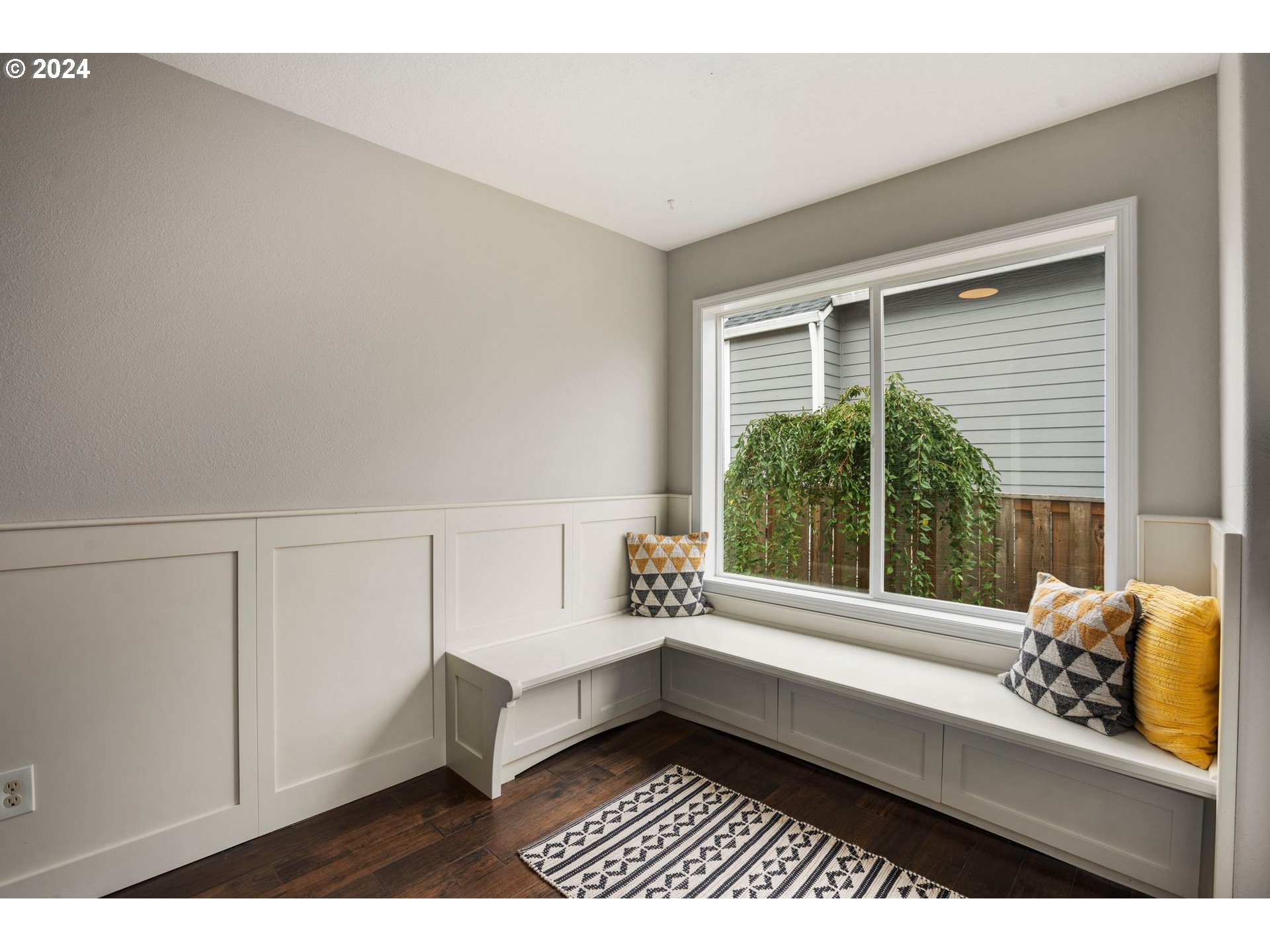 2408 NW NORWOOD ST