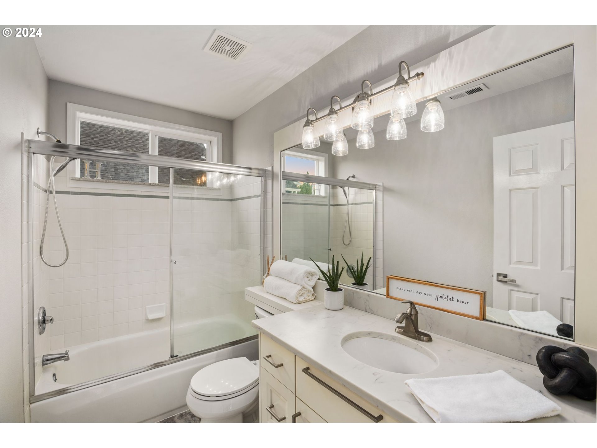 2408 NW NORWOOD ST