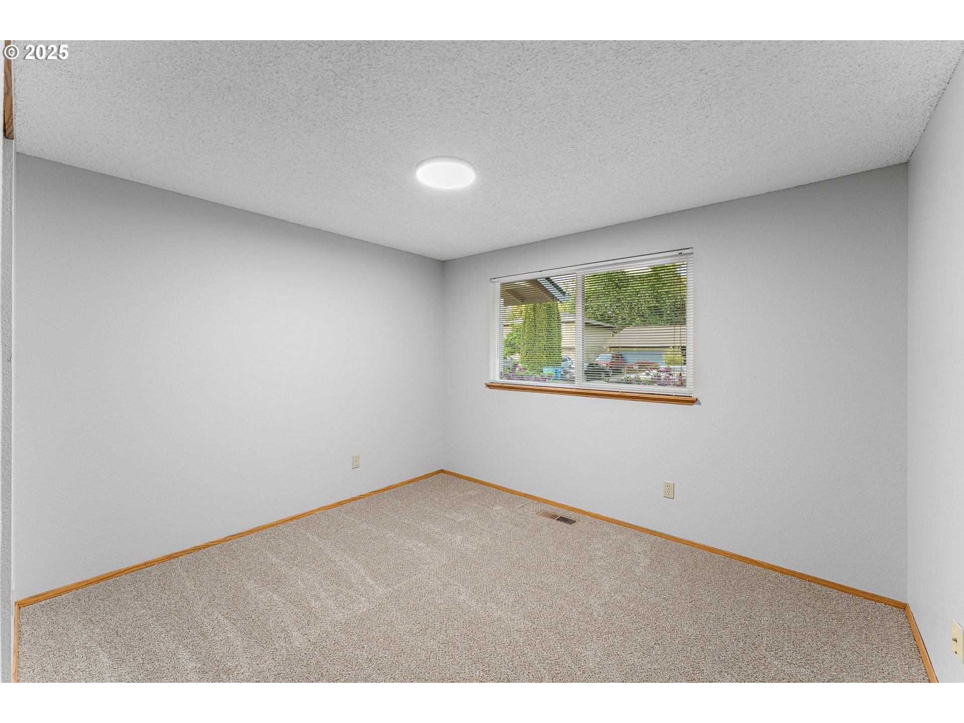 3208 NE 133RD CT