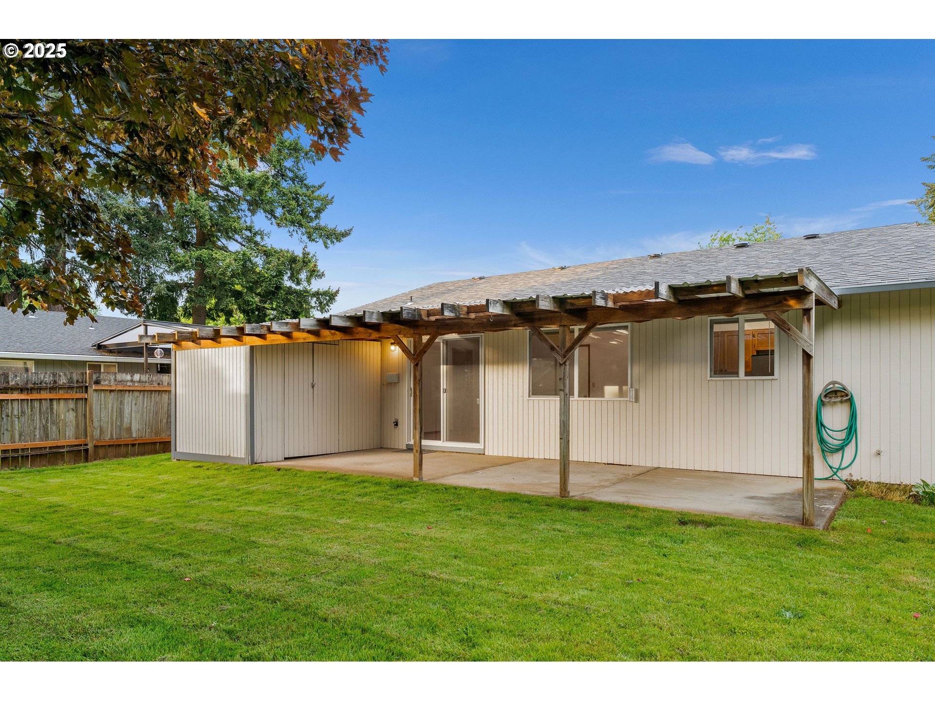 3208 NE 133RD CT
