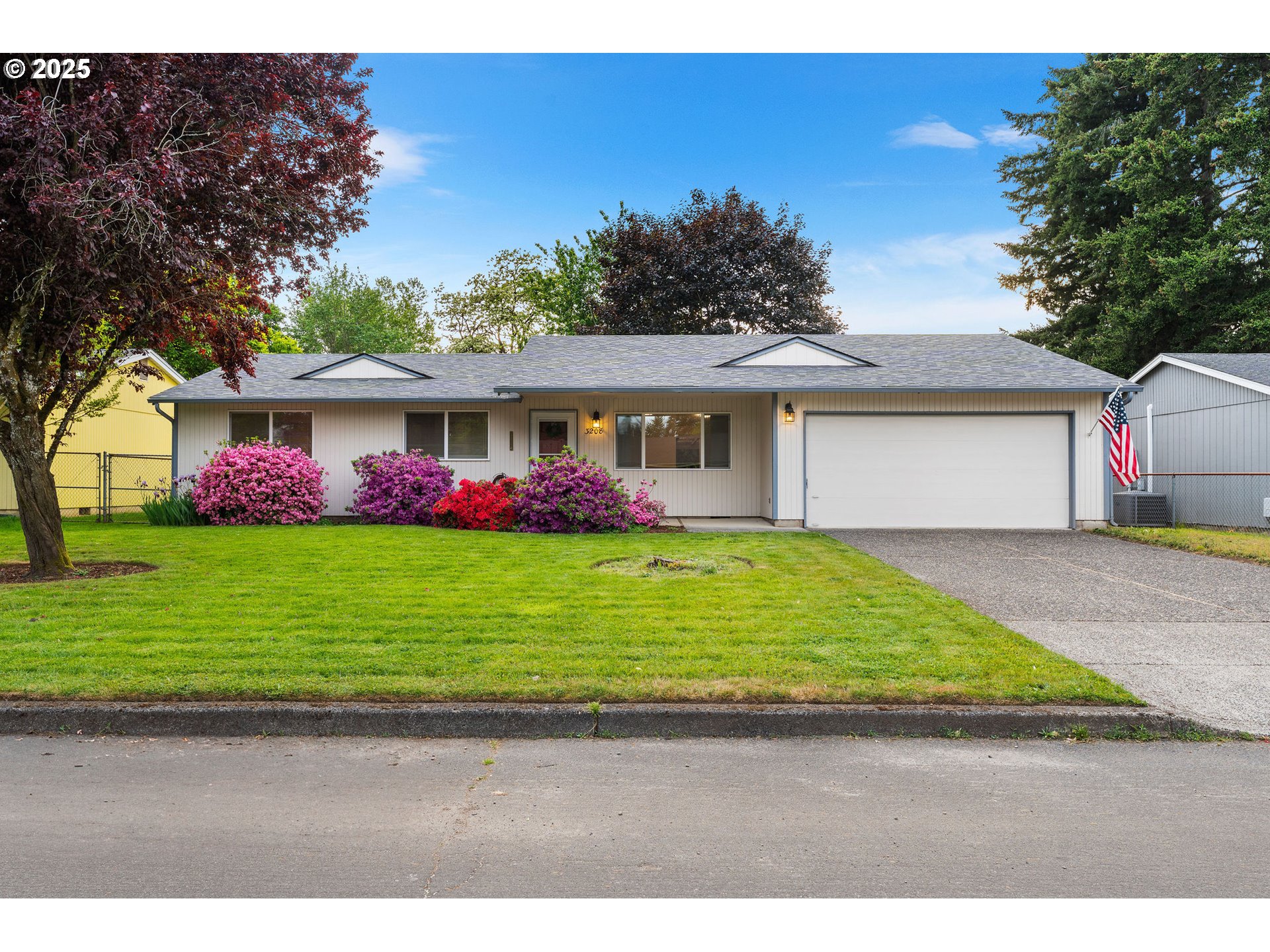 3208 NE 133RD CT