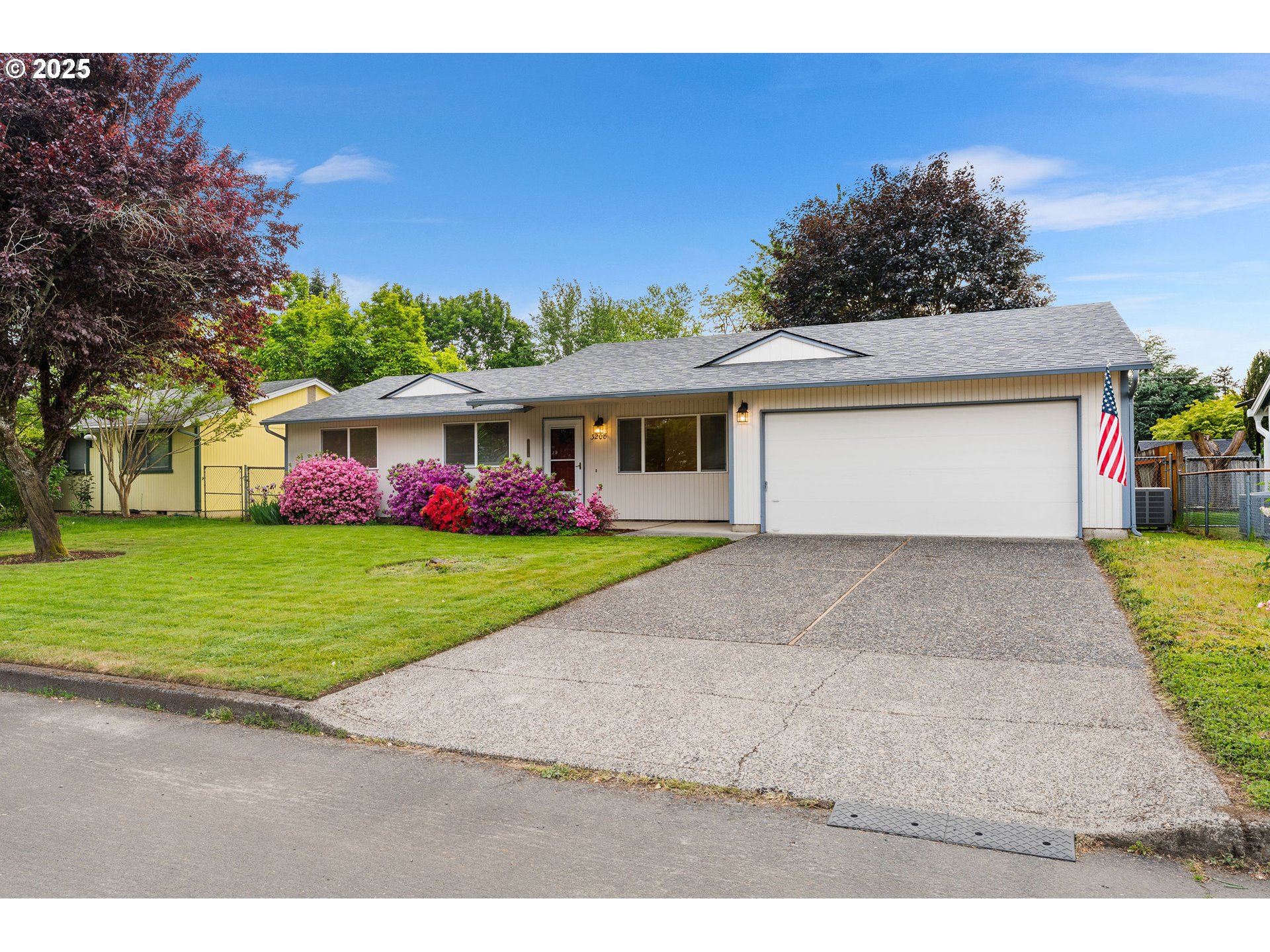 3208 NE 133RD CT