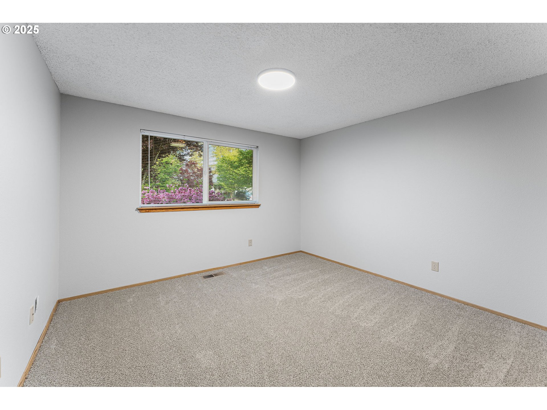 3208 NE 133RD CT